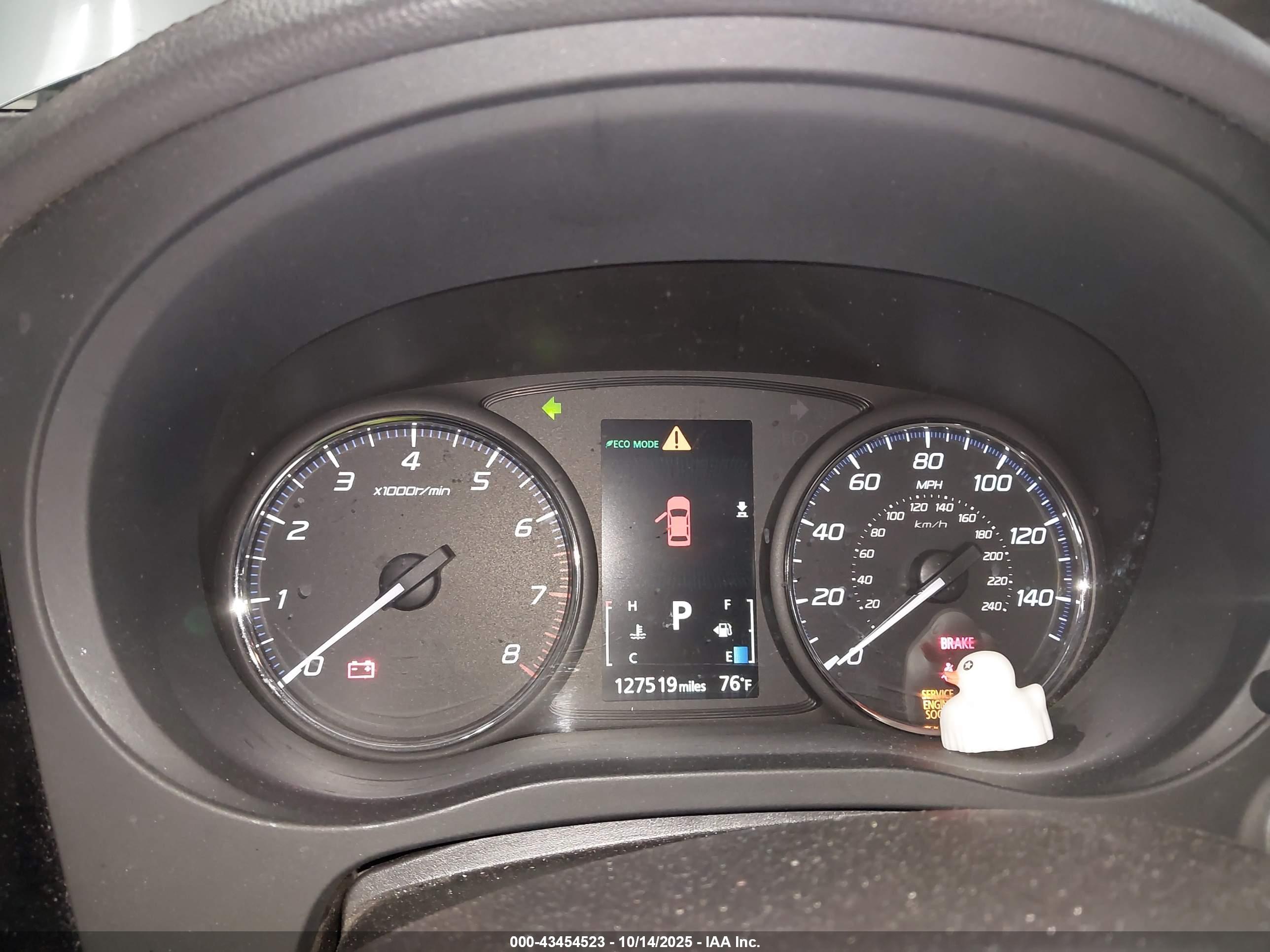 MITSUBISHI OUTLANDER image 7