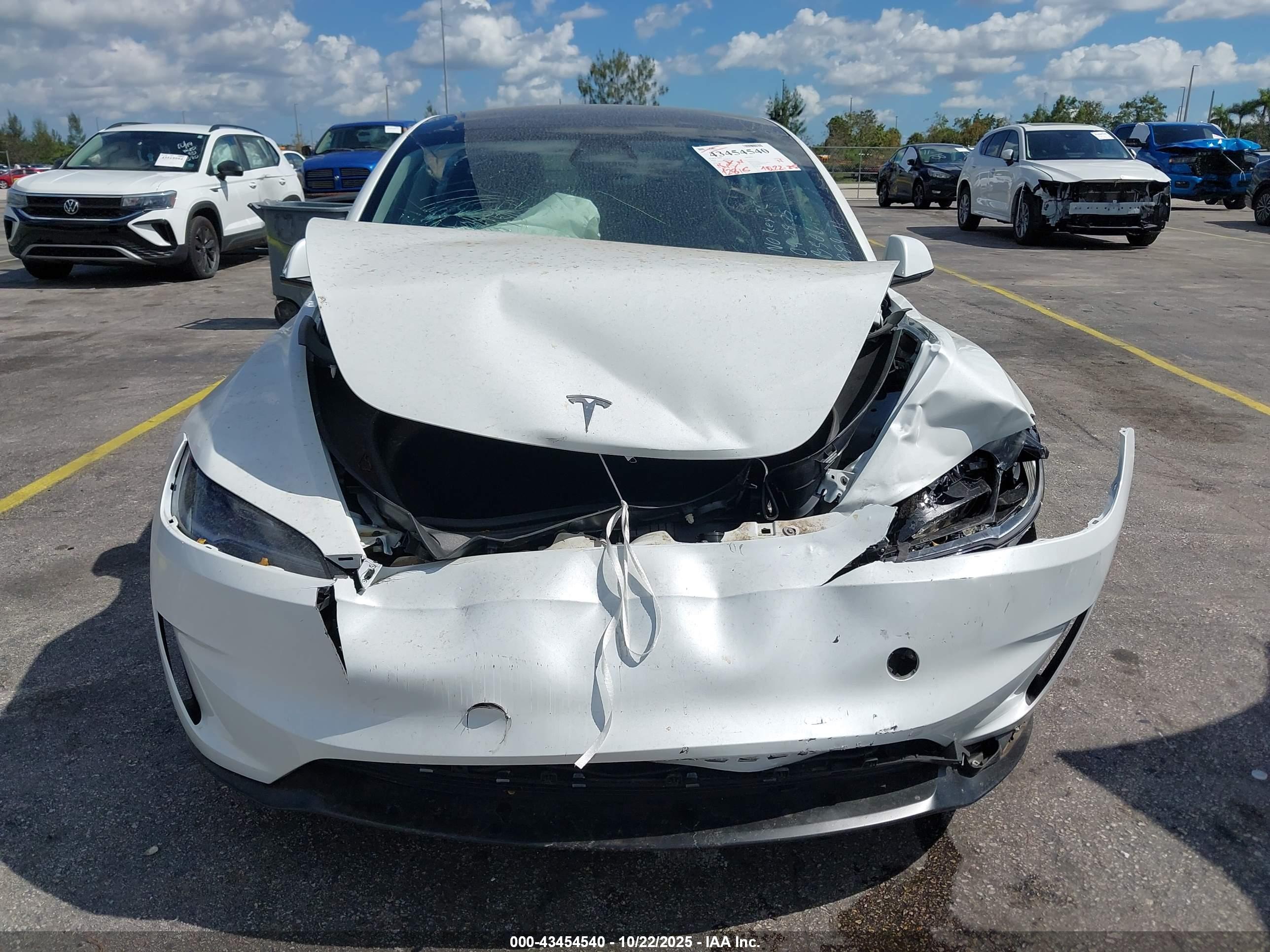 TESLA MODEL image 6