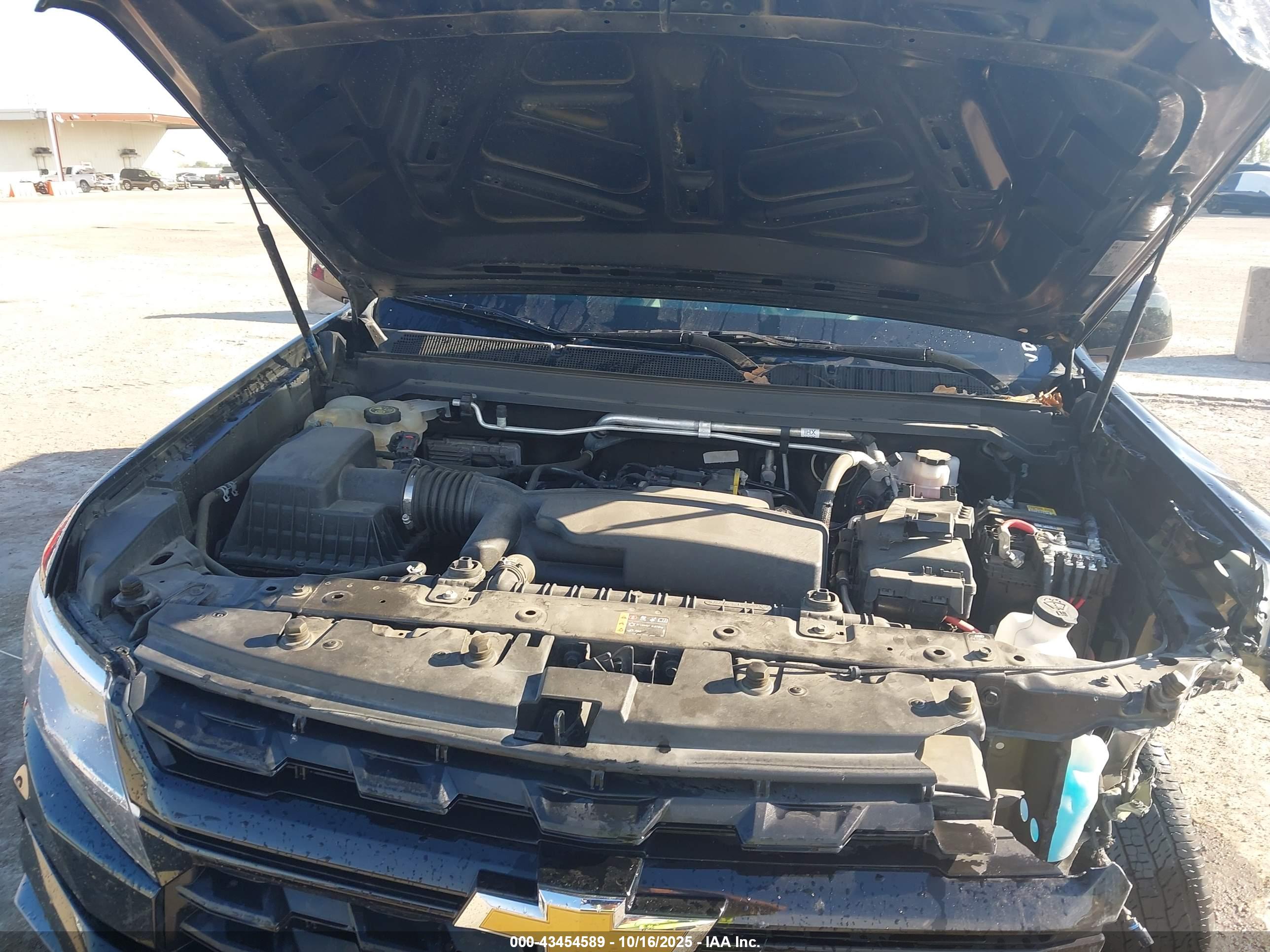 CHEVROLET COLORADO image 10