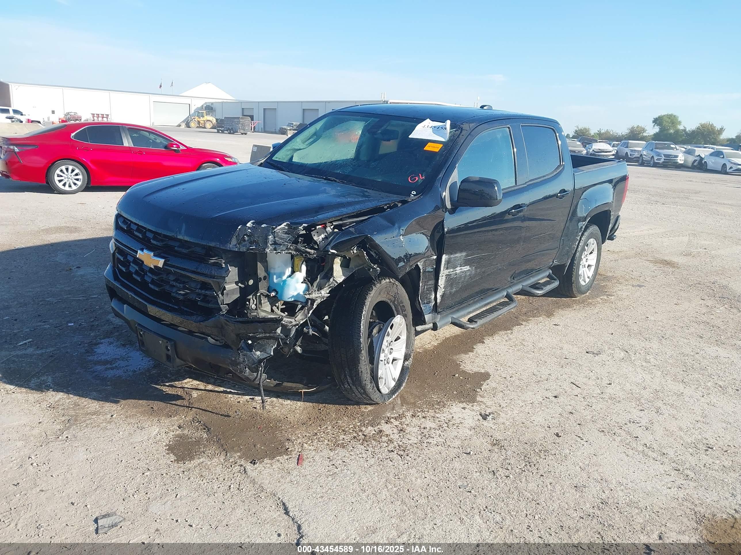 CHEVROLET COLORADO image 2