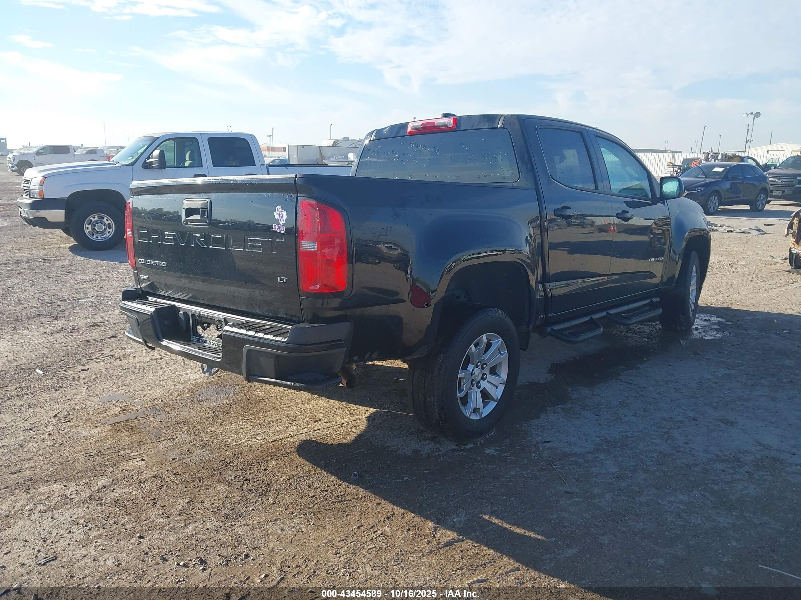 CHEVROLET COLORADO image 4