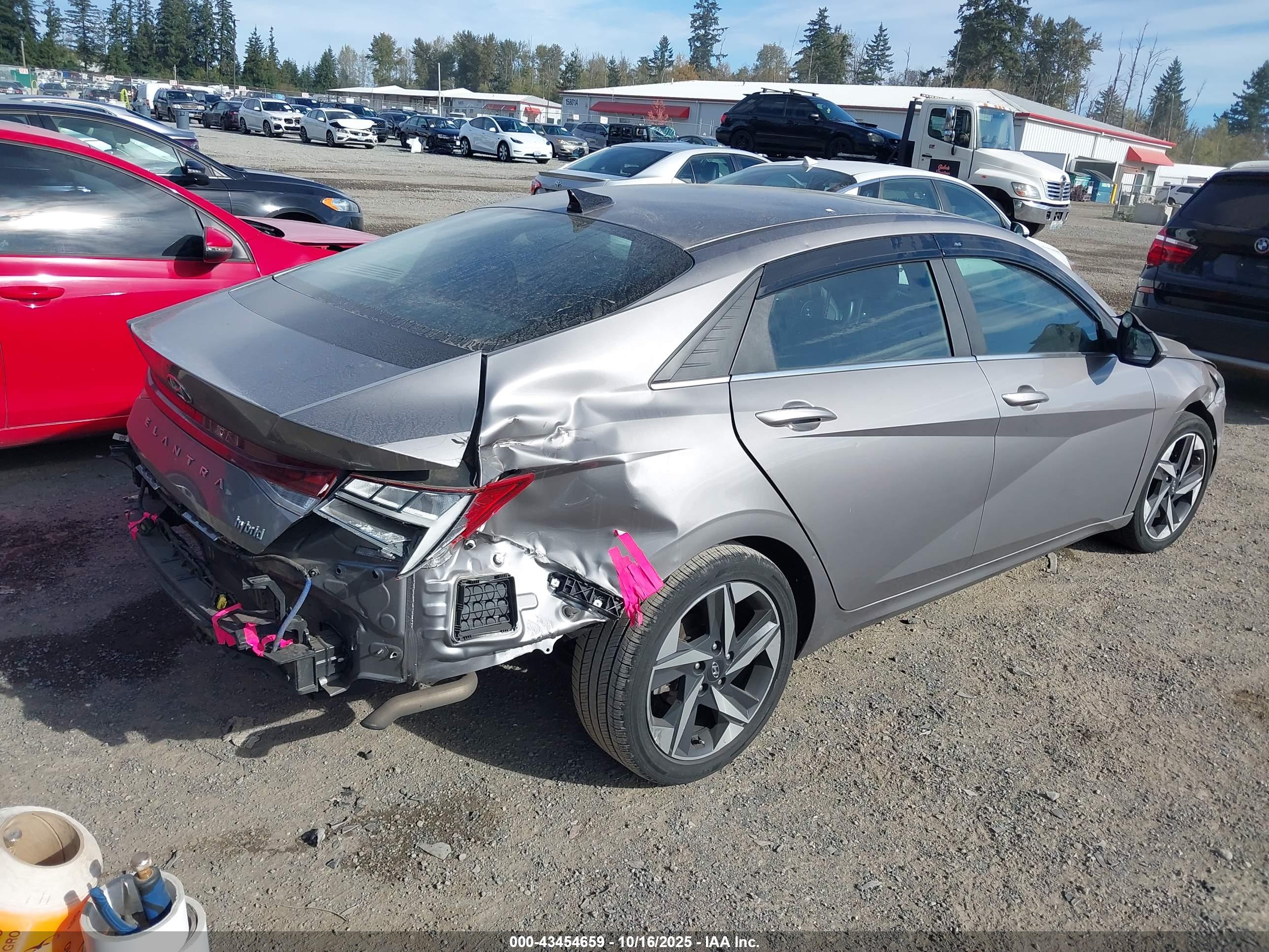 HYUNDAI ELANTRA image 4