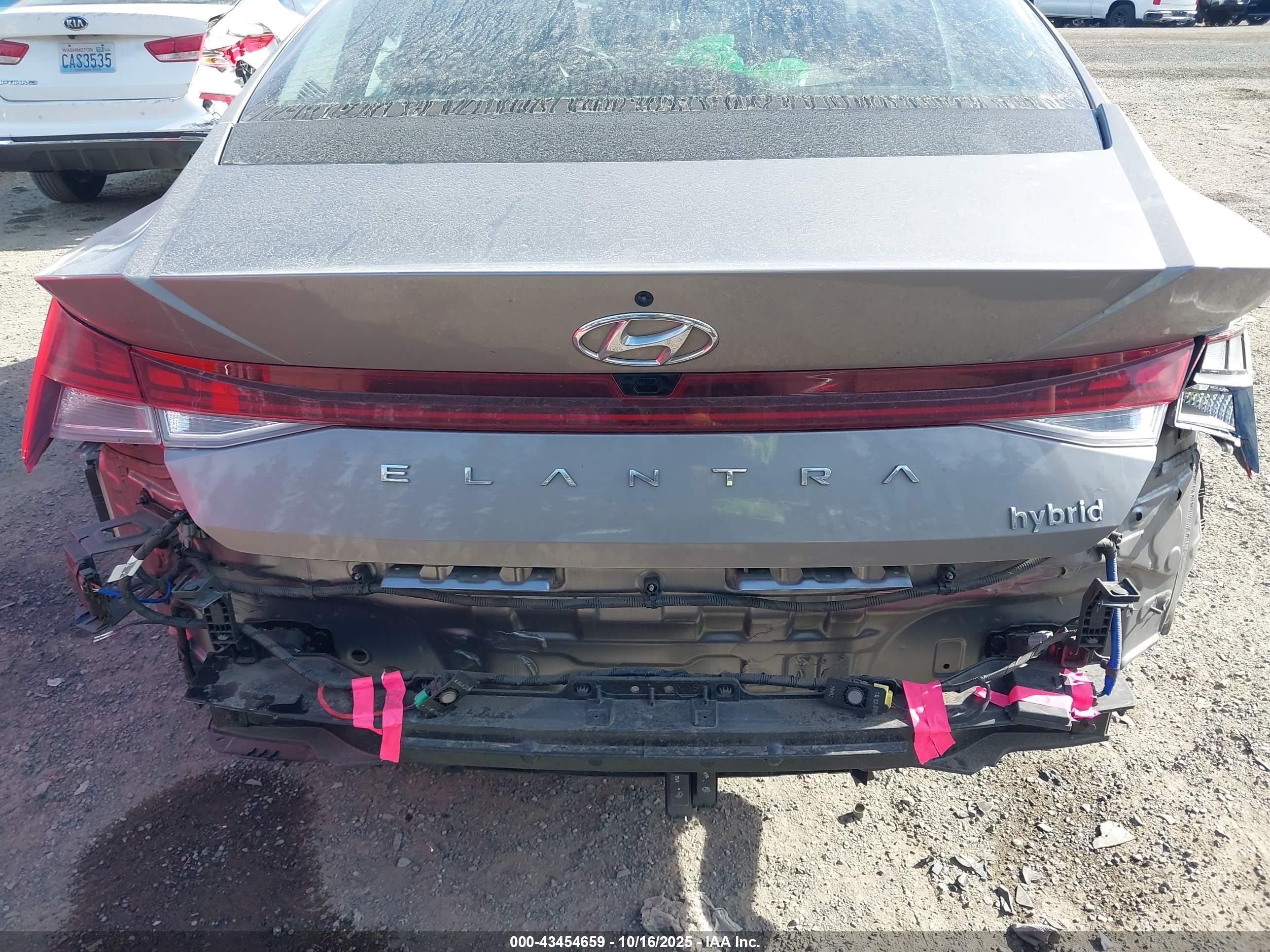 HYUNDAI ELANTRA image 6