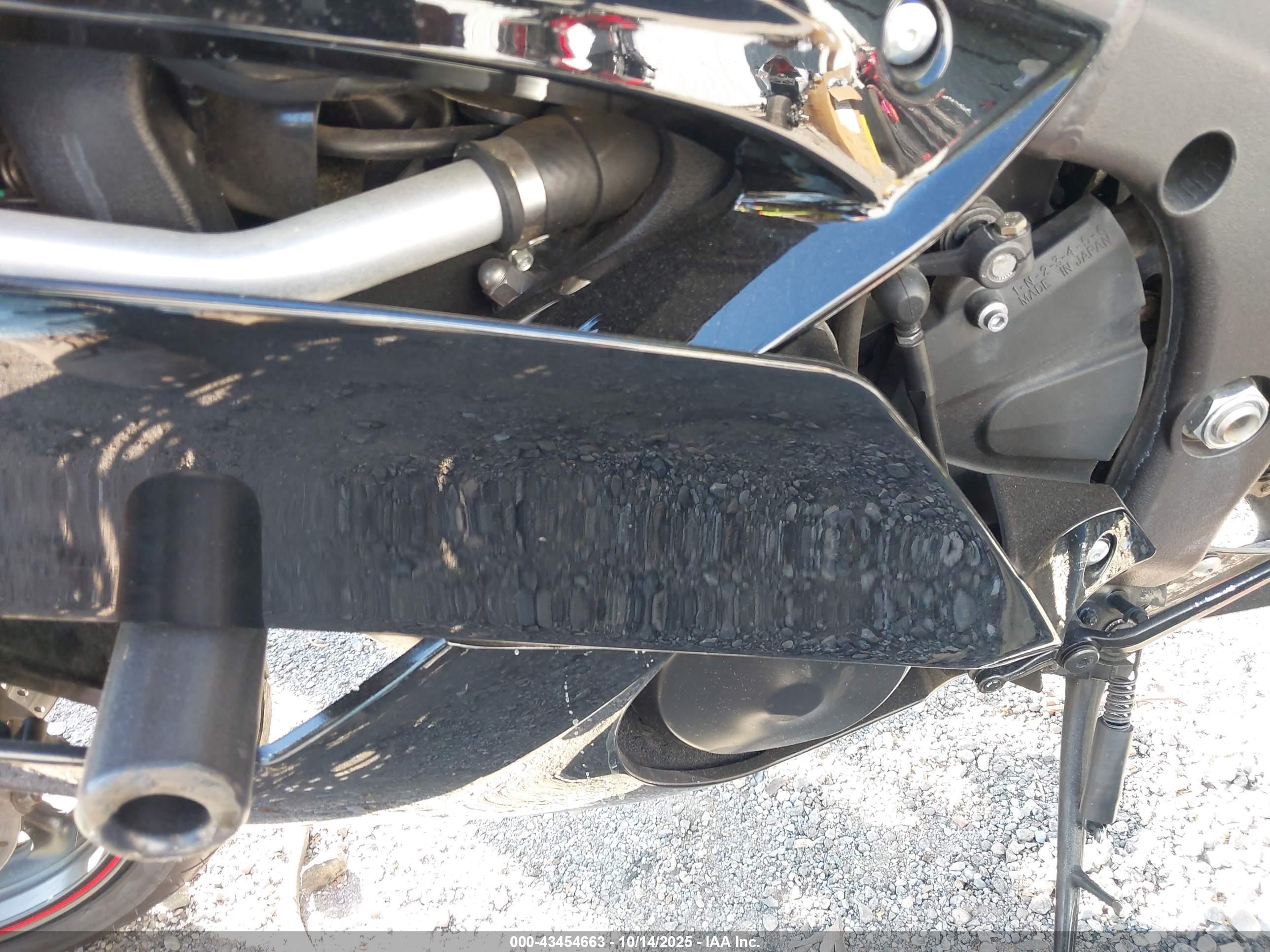 YAMAHA YZFR6 image 9