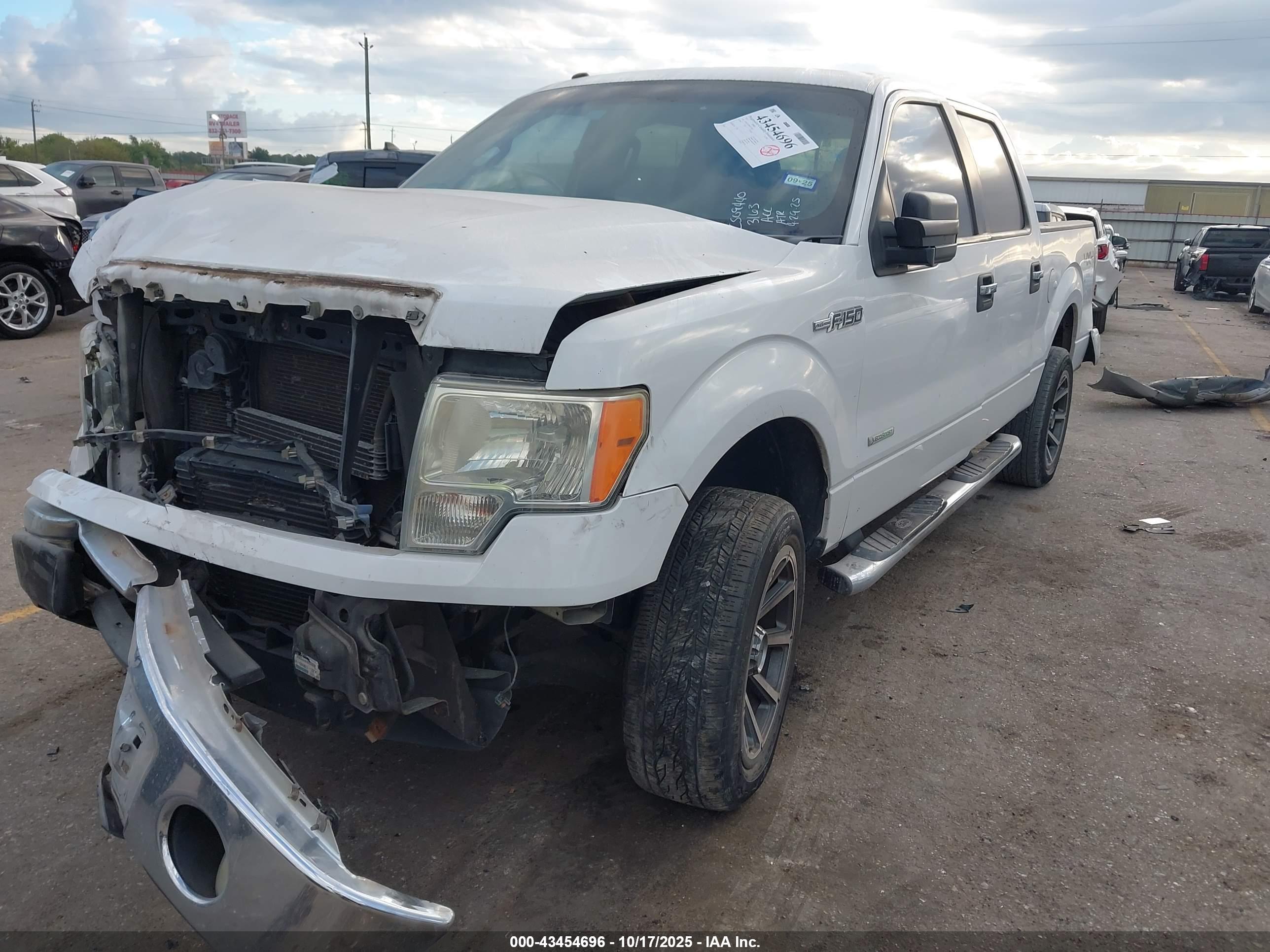 FORD F-150 image 2