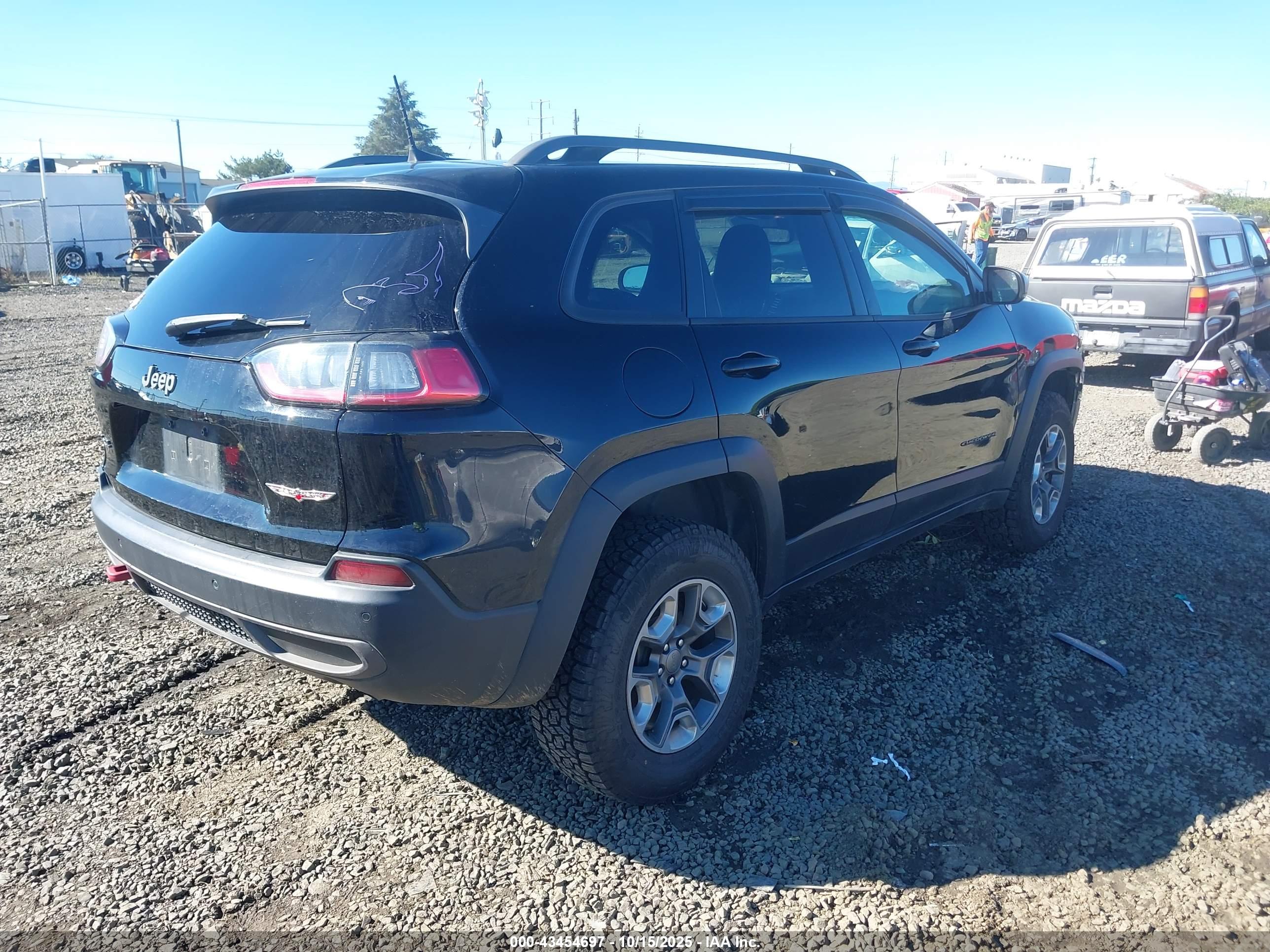 JEEP CHEROKEE image 4
