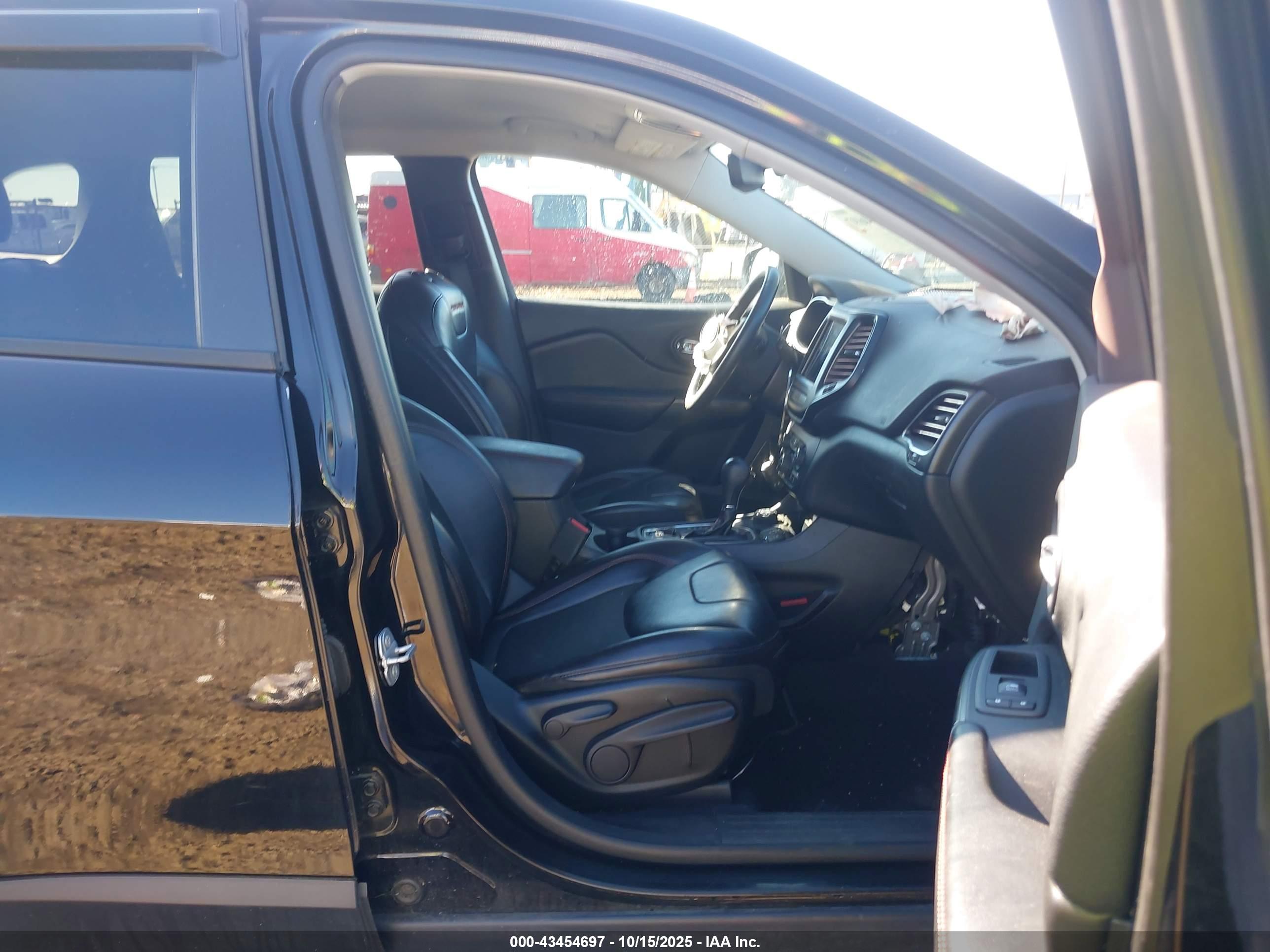 JEEP CHEROKEE image 5