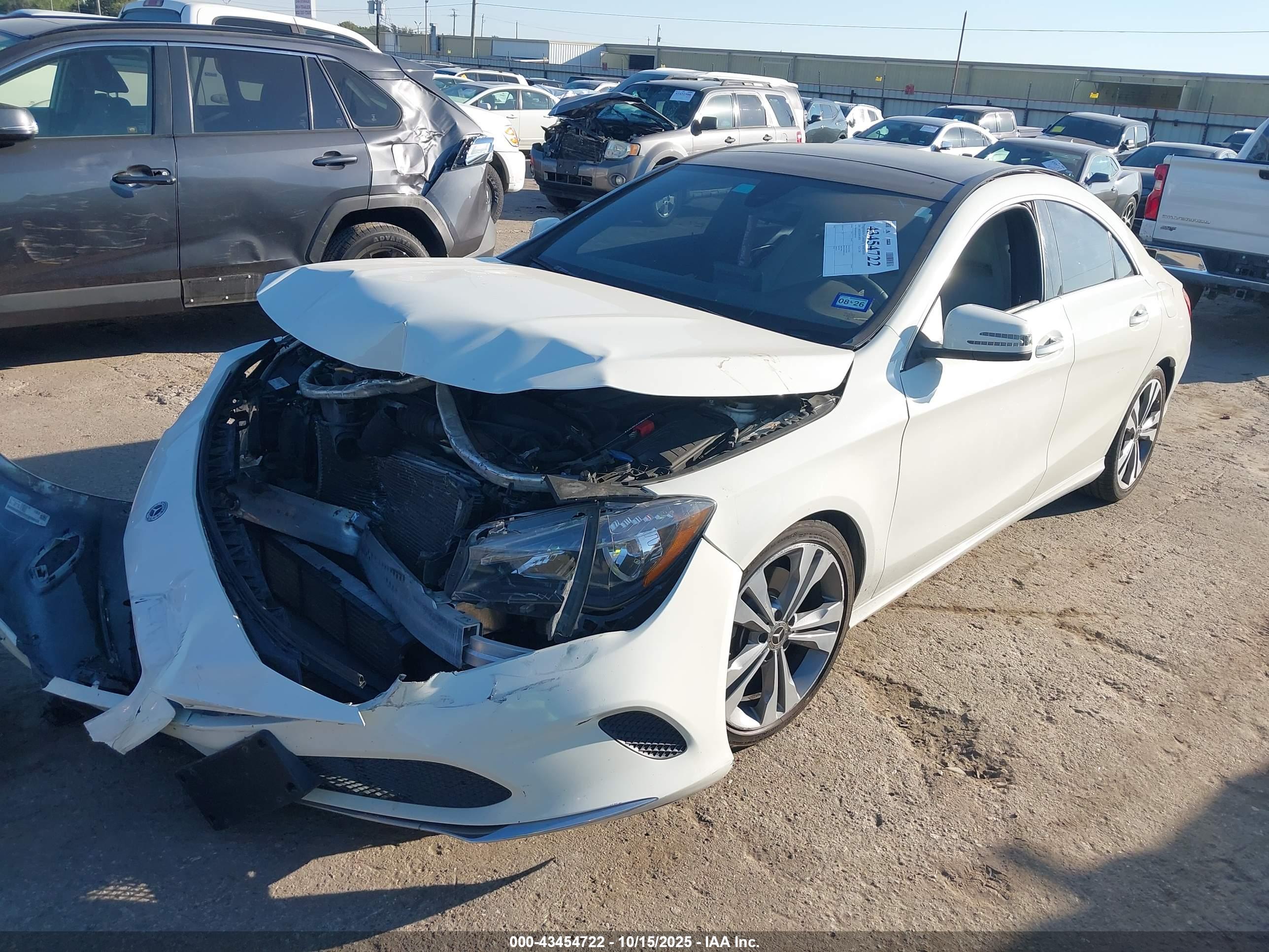 MERCEDES-BENZ CLA image 2