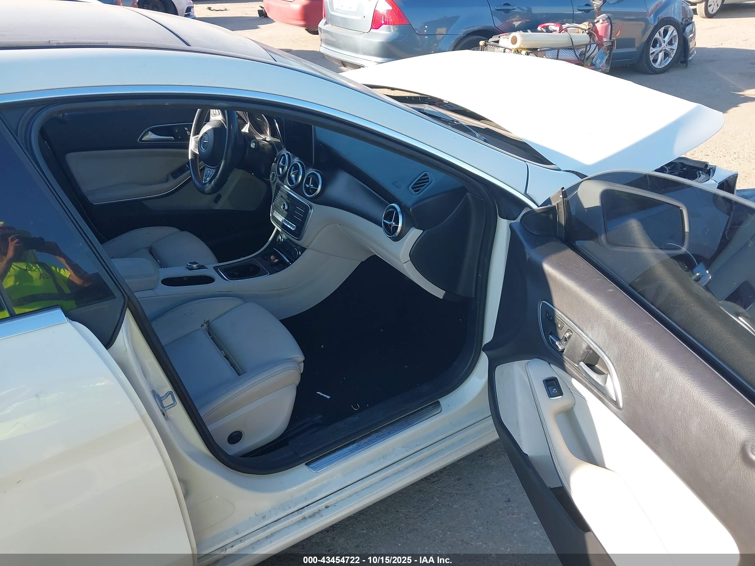 MERCEDES-BENZ CLA image 5