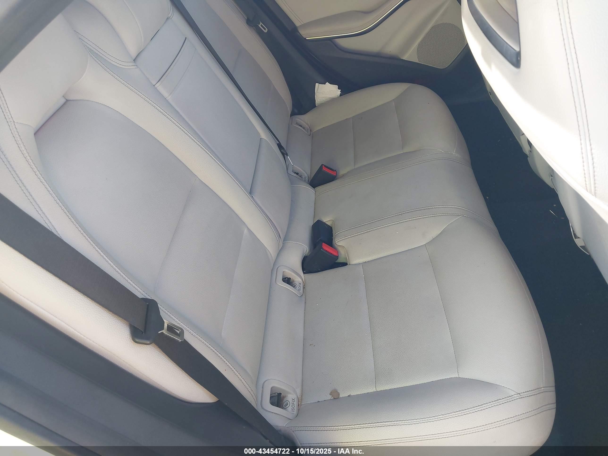 MERCEDES-BENZ CLA image 8