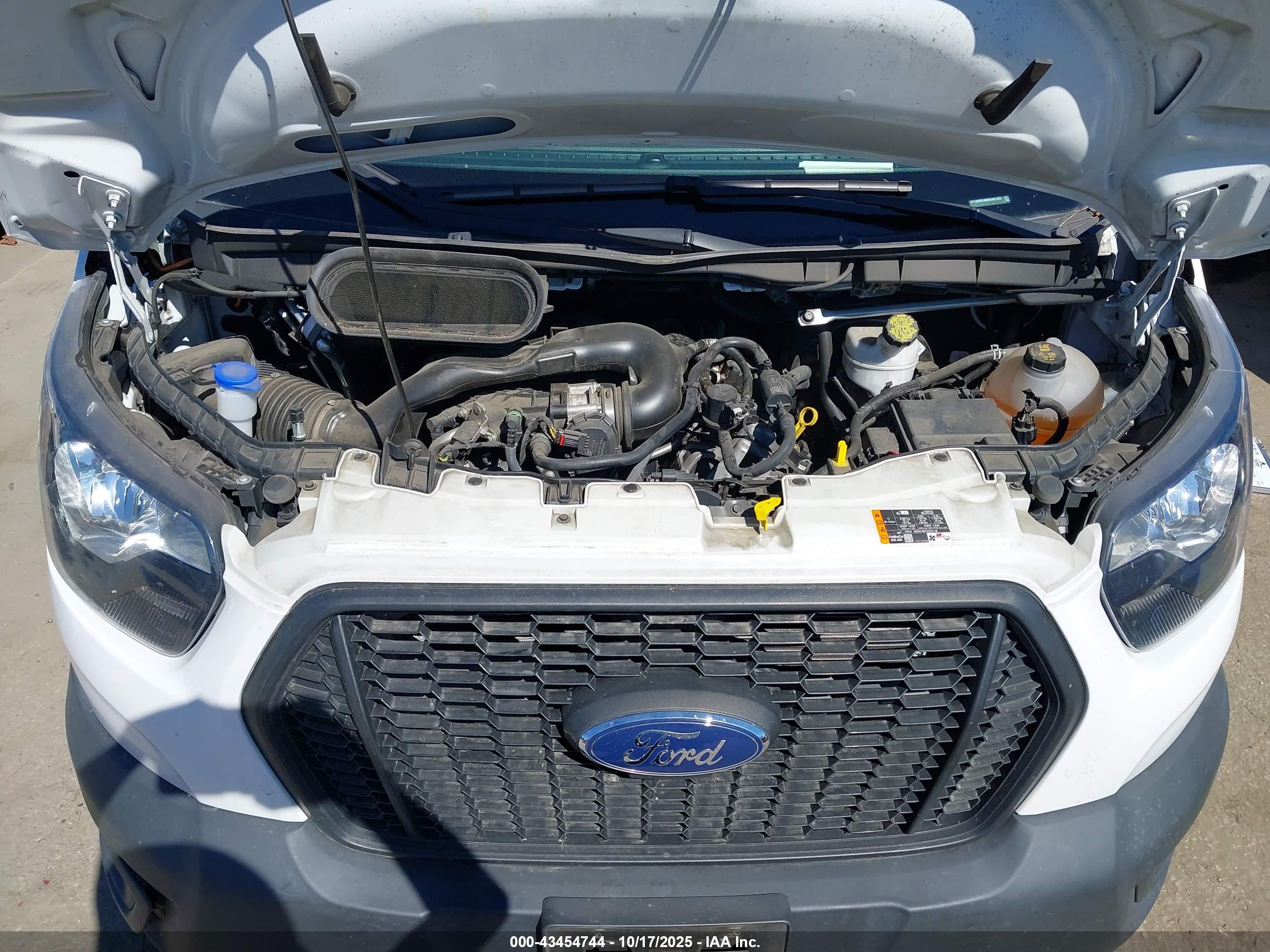 FORD TRANSIT-350 image 10
