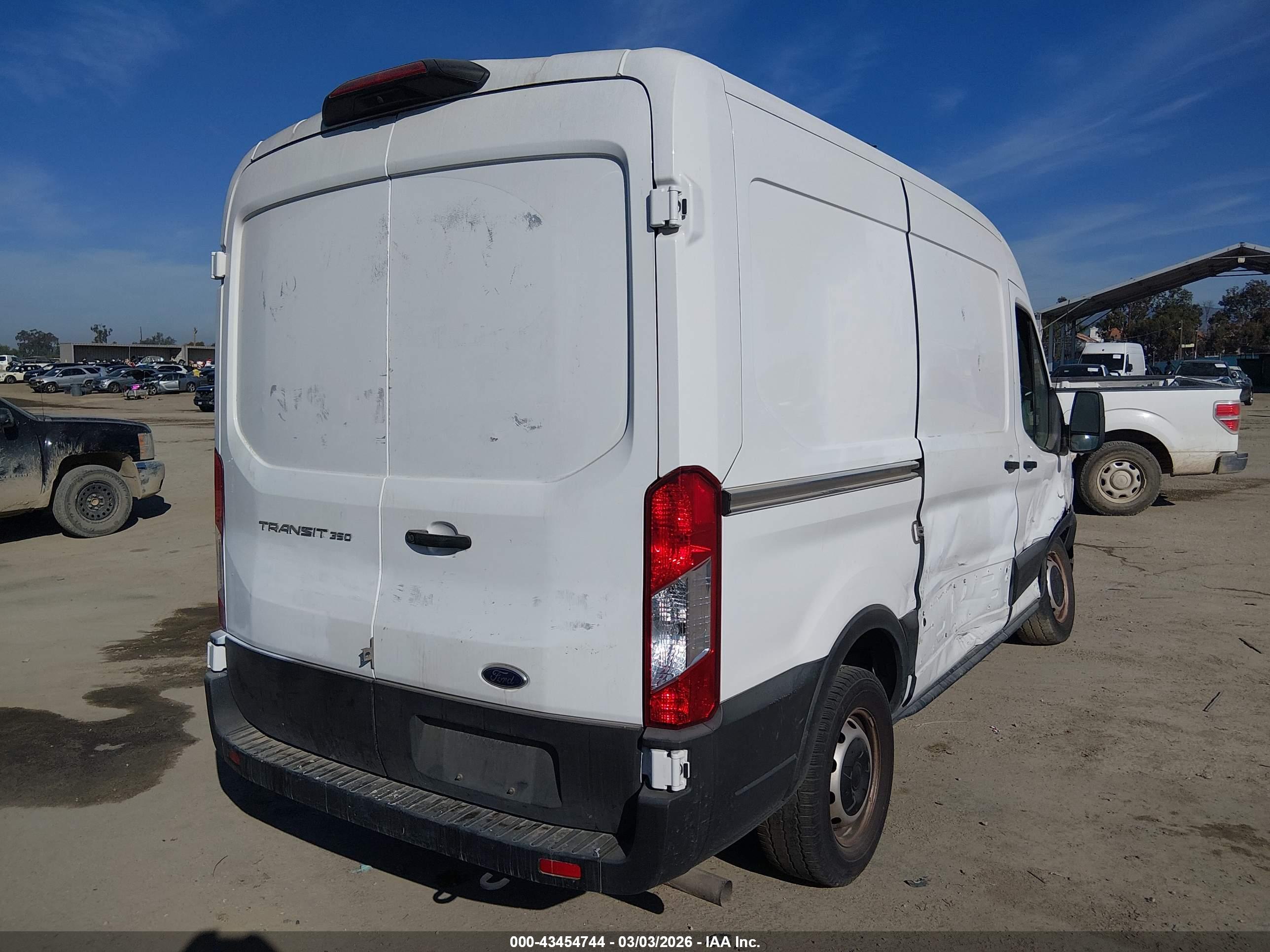 FORD TRANSIT-350 image 4