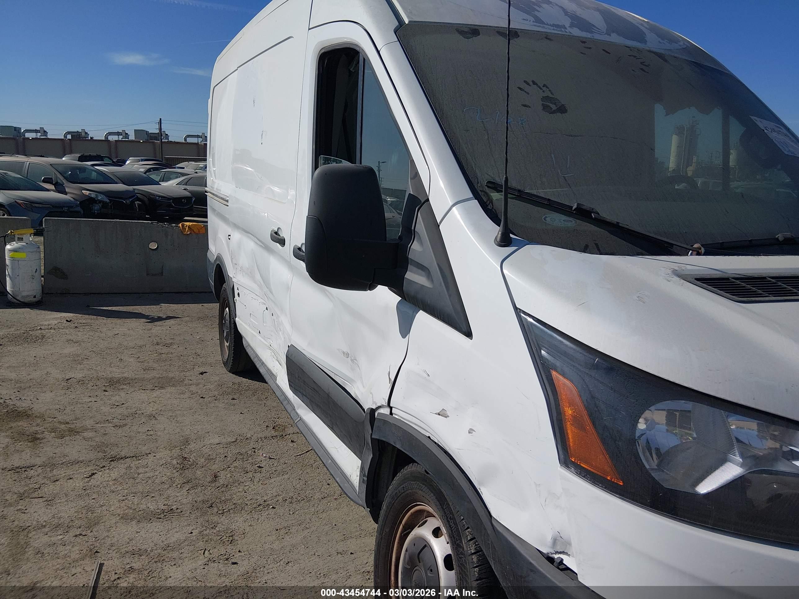 FORD TRANSIT-350 image 6