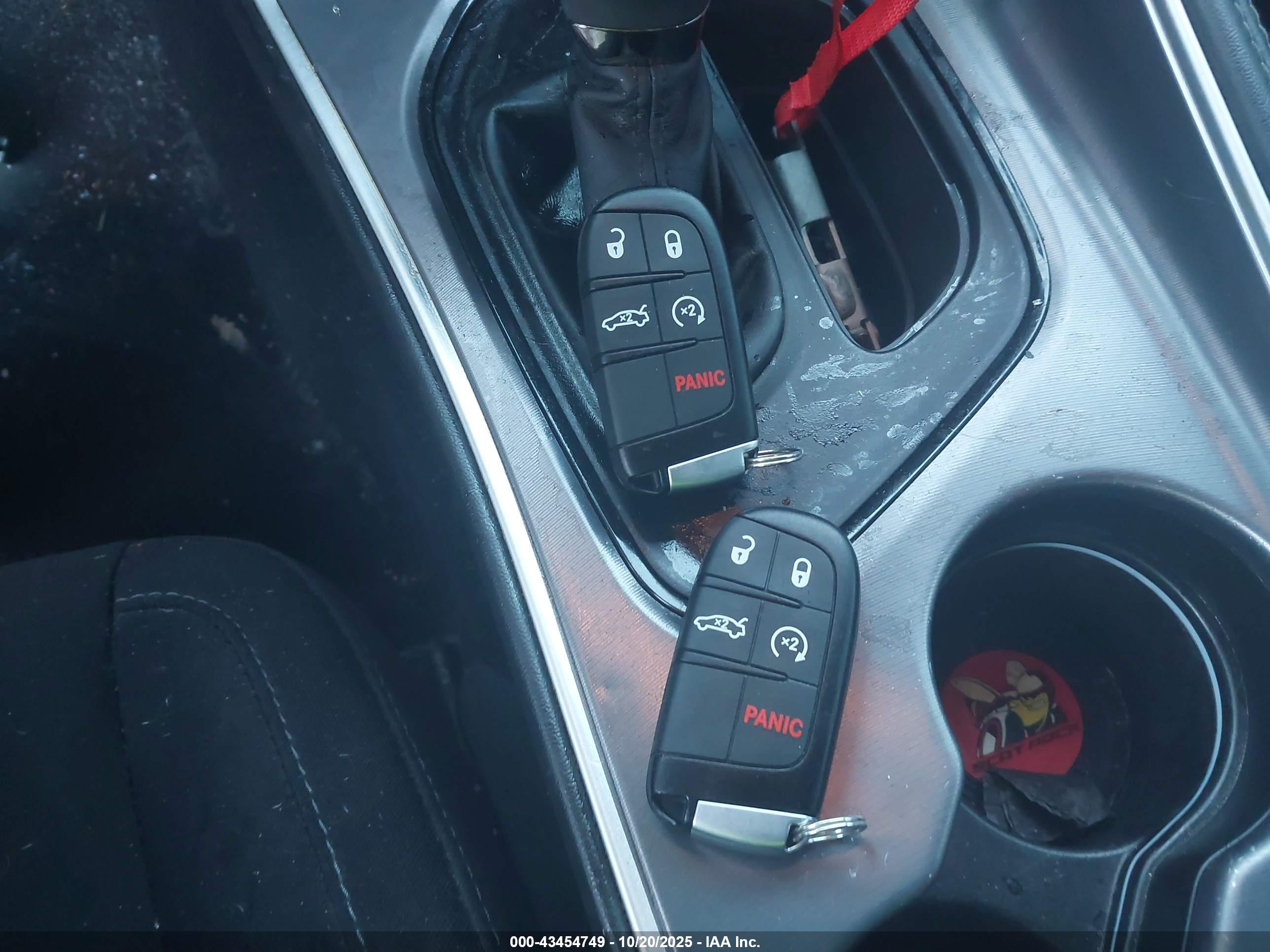 DODGE CHALLENGER image 11
