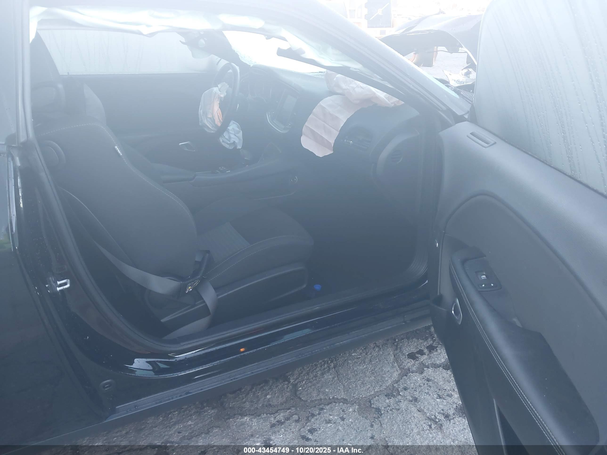 DODGE CHALLENGER image 5