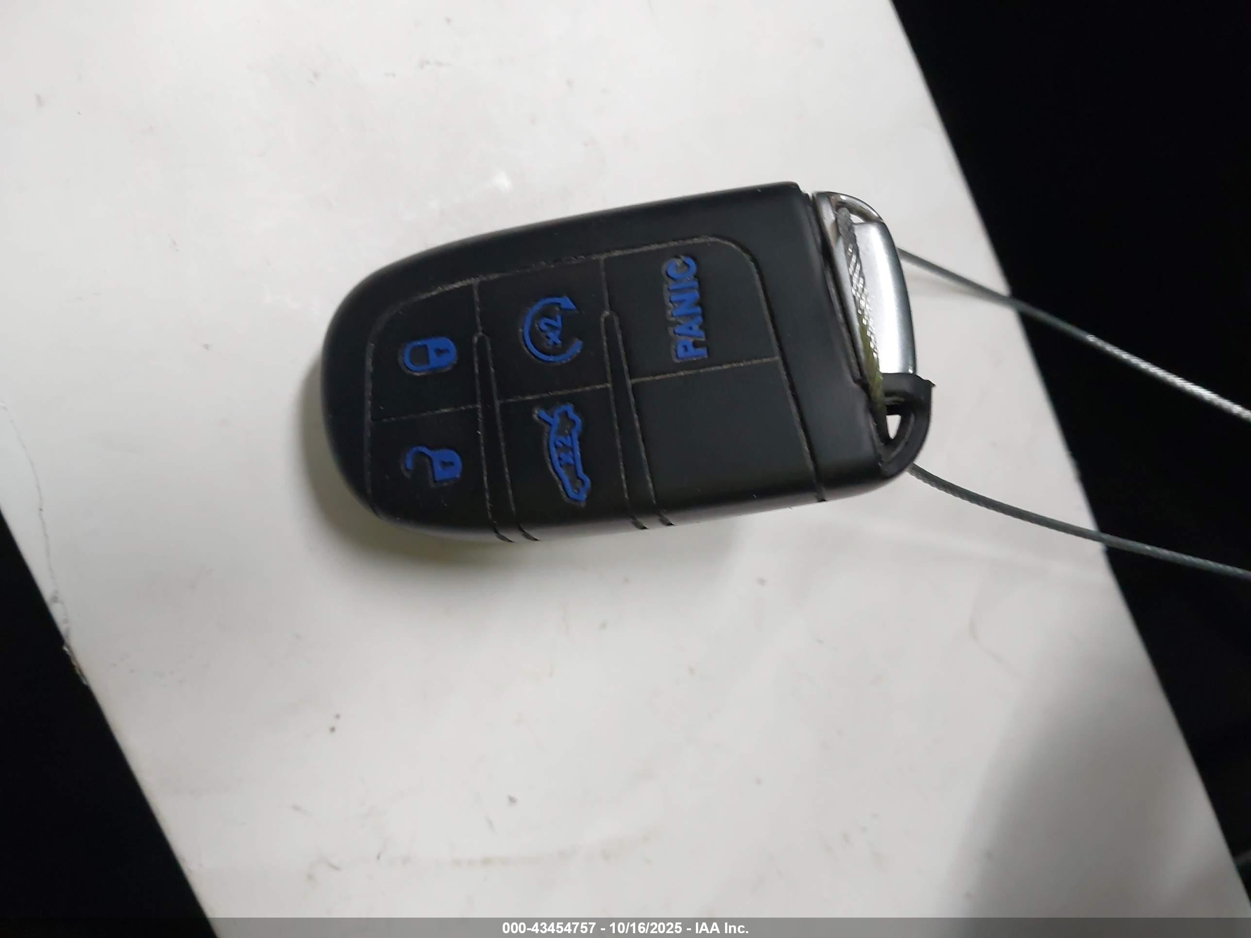DODGE CHALLENGER image 11