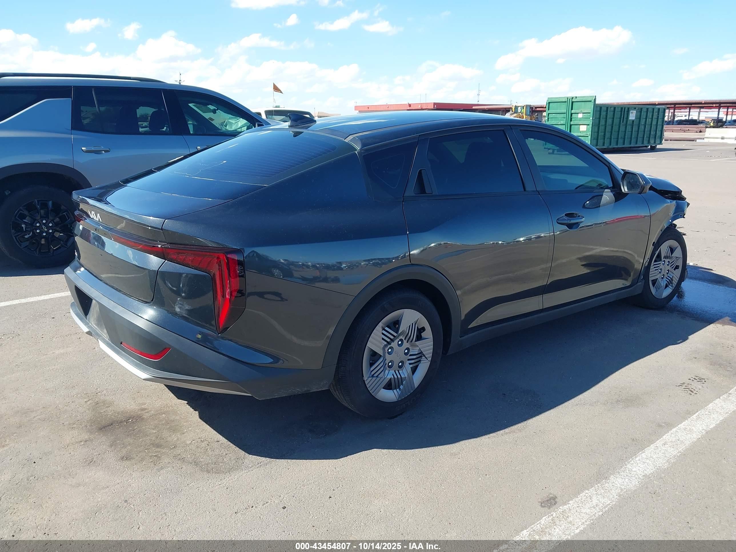 KIA K4 image 4