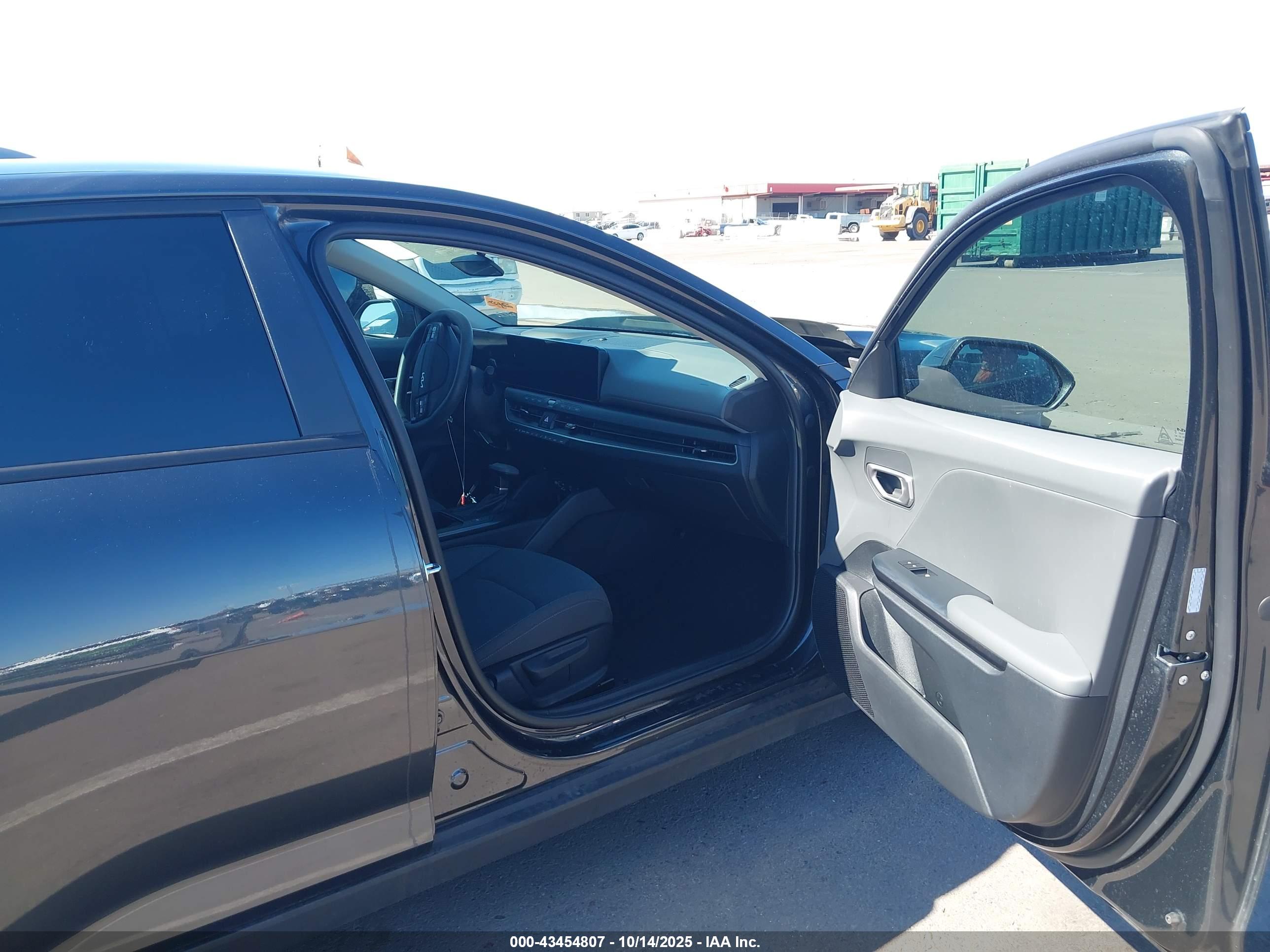 KIA K4 image 5