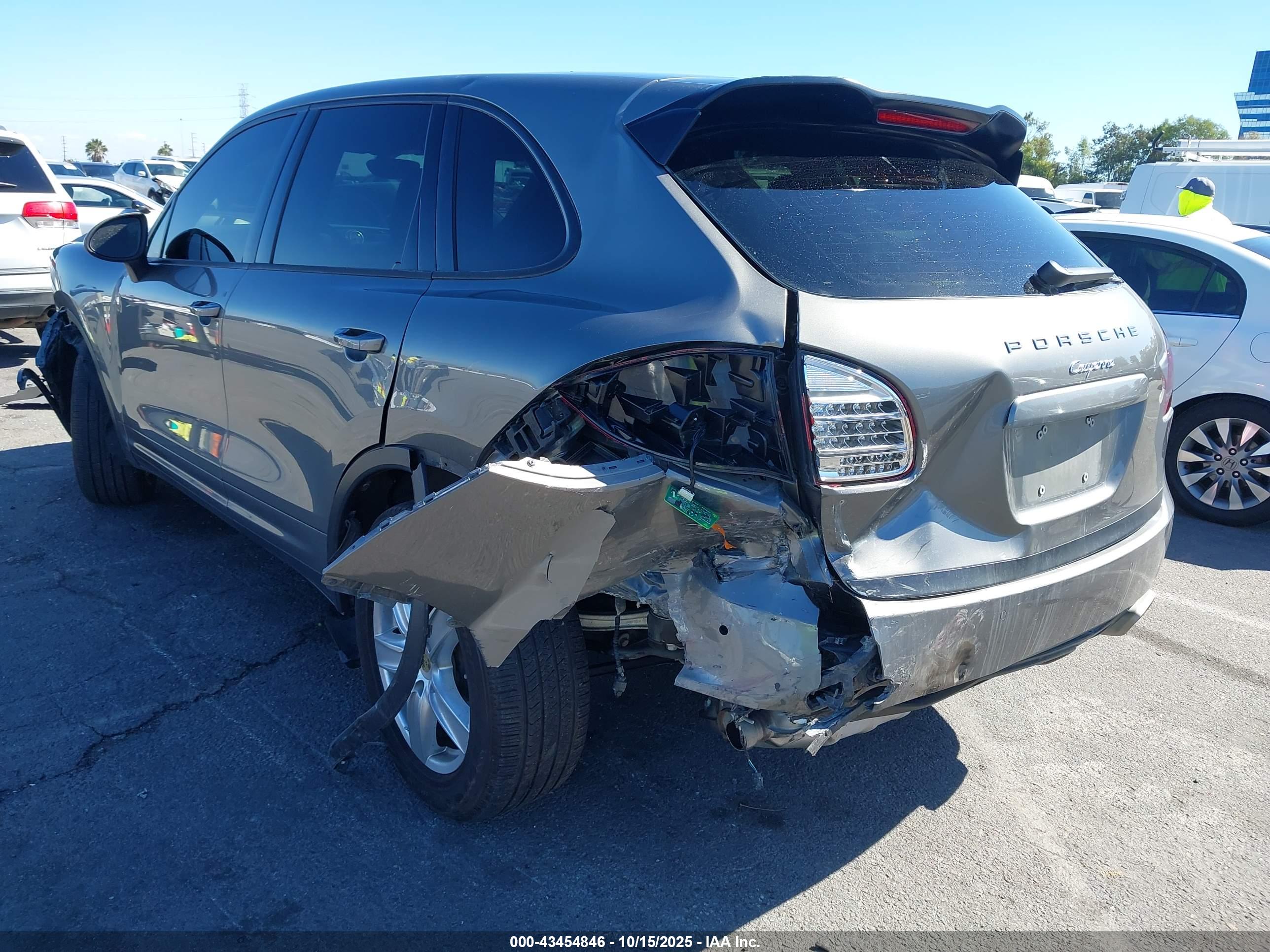 PORSCHE CAYENNE image 3
