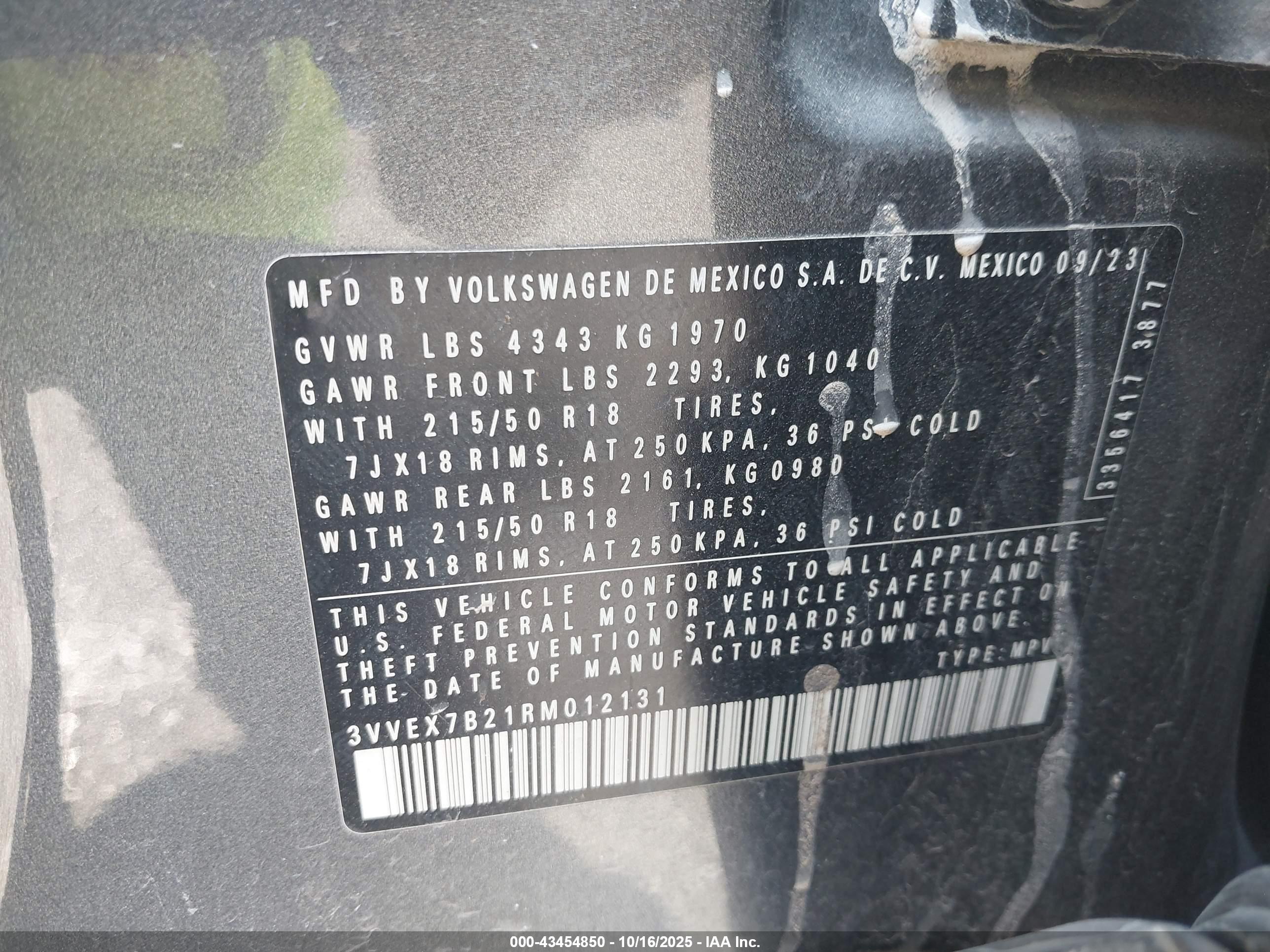 VOLKSWAGEN TAOS image 9