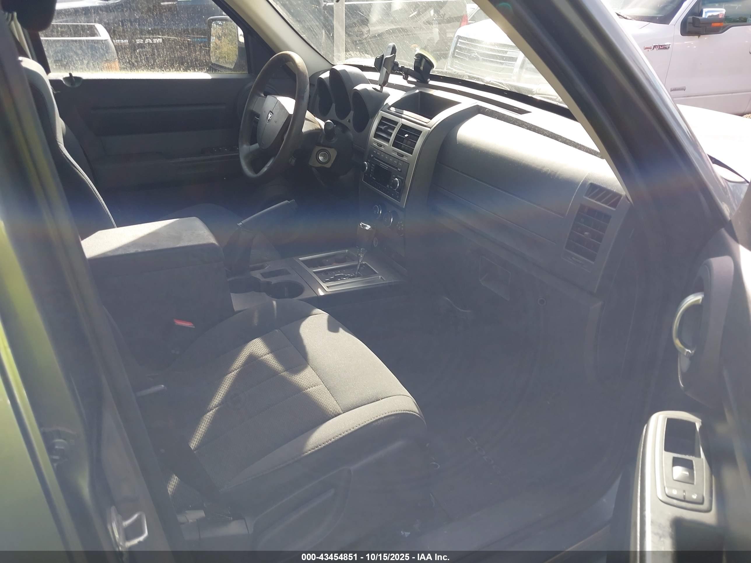 DODGE NITRO image 5