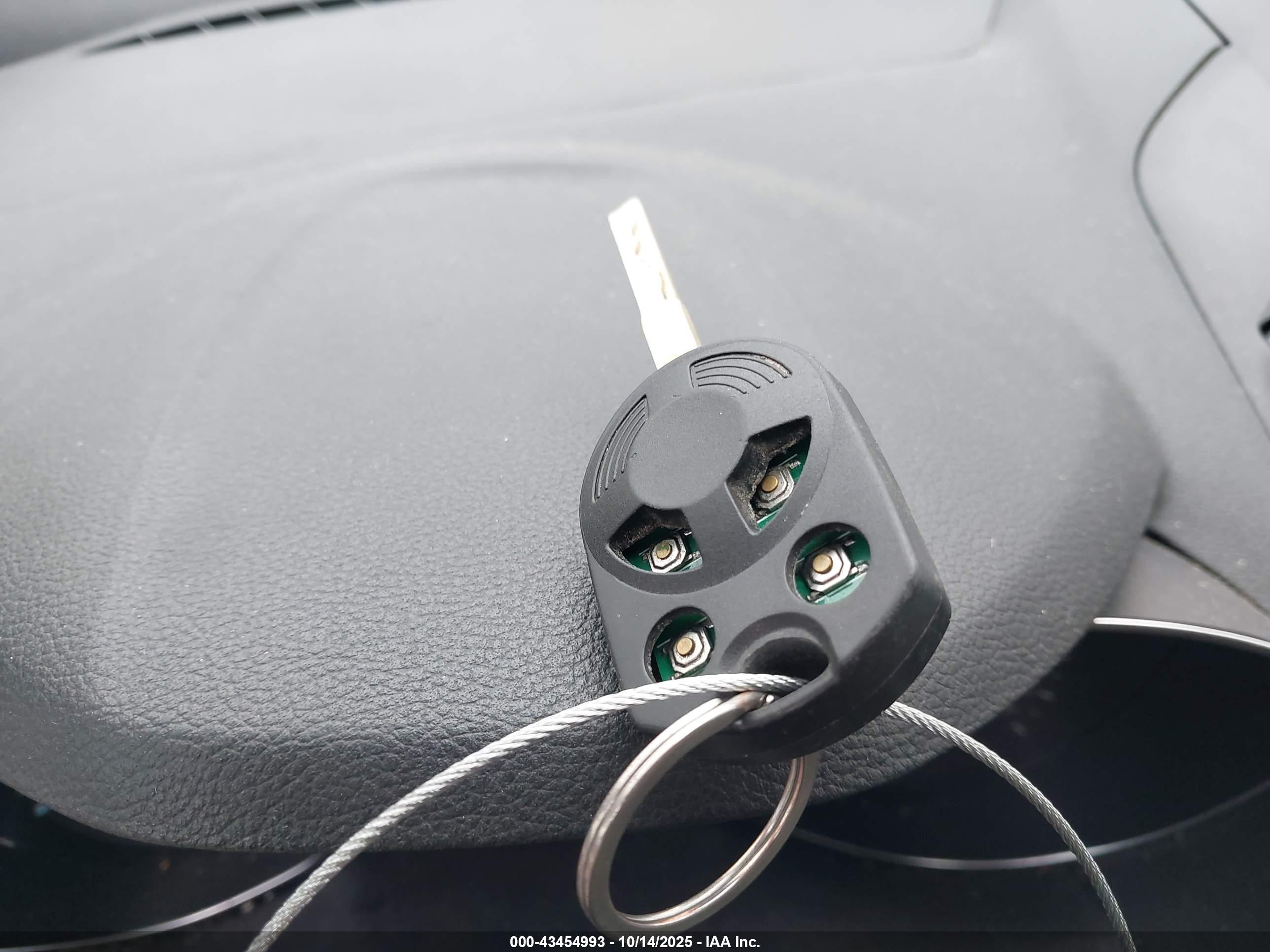 FORD ESCAPE image 11