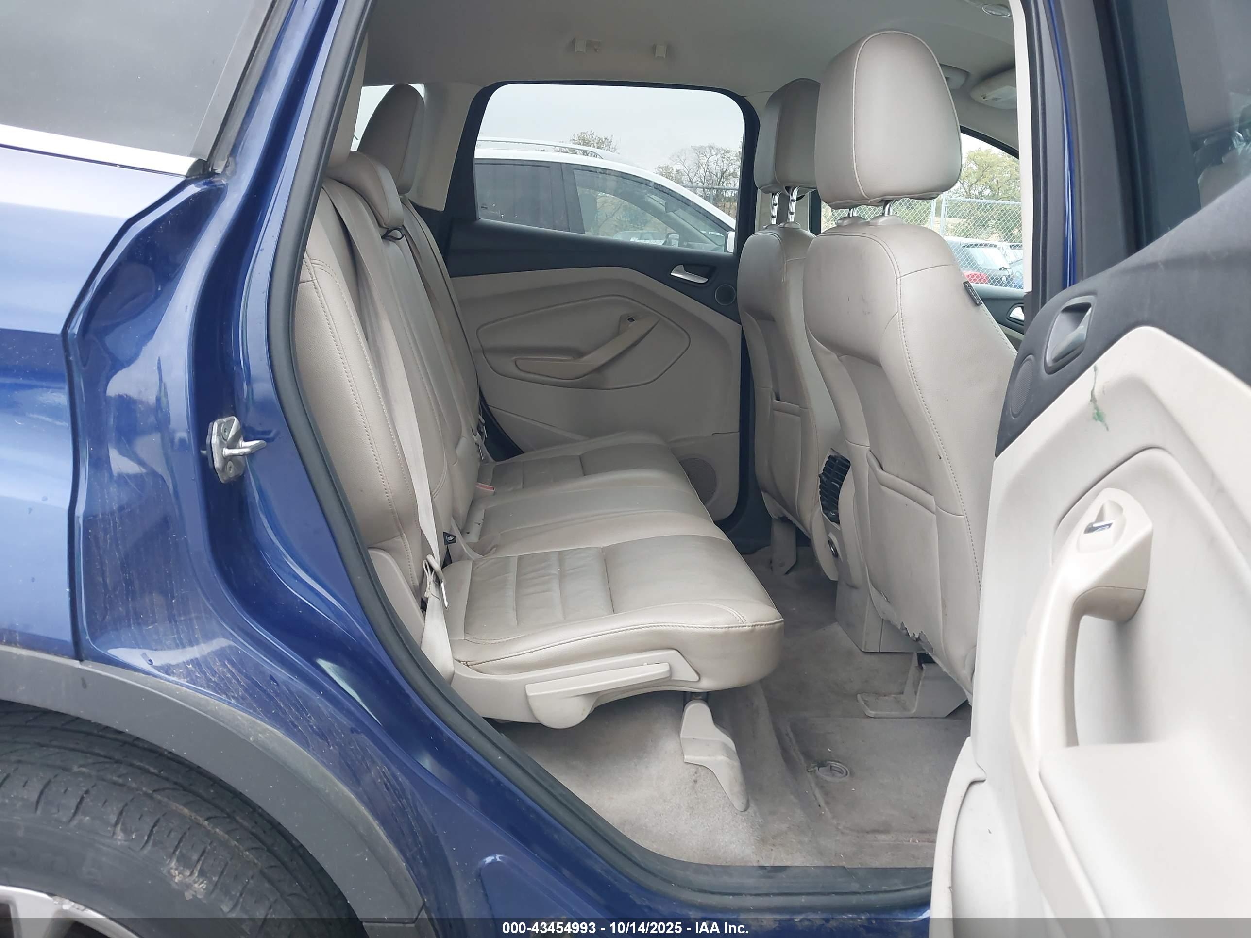 FORD ESCAPE image 8