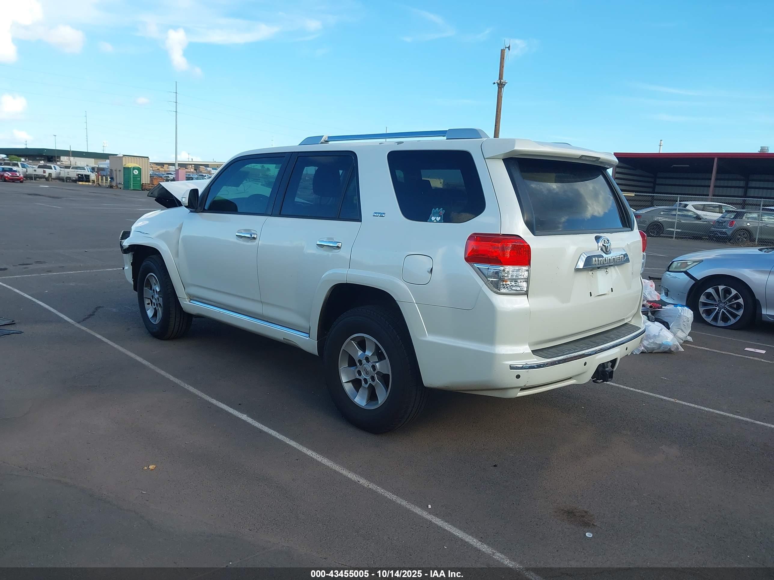 TOYOTA 4RUNNER image 3