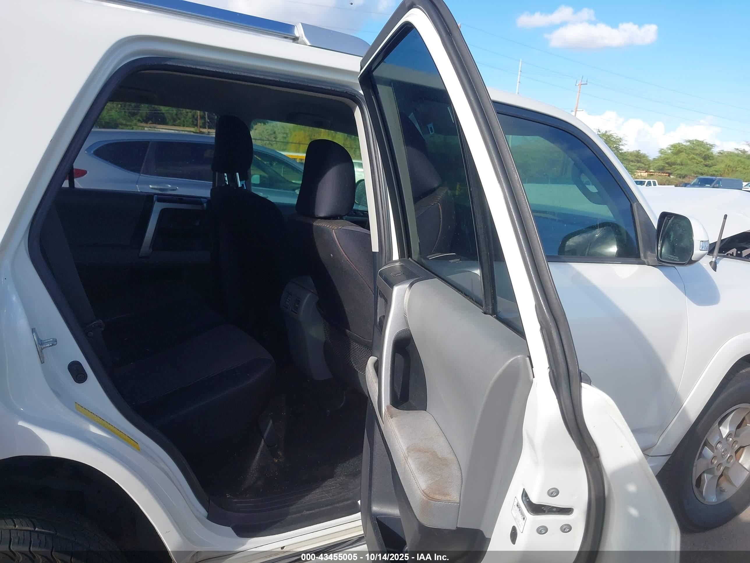 TOYOTA 4RUNNER image 8