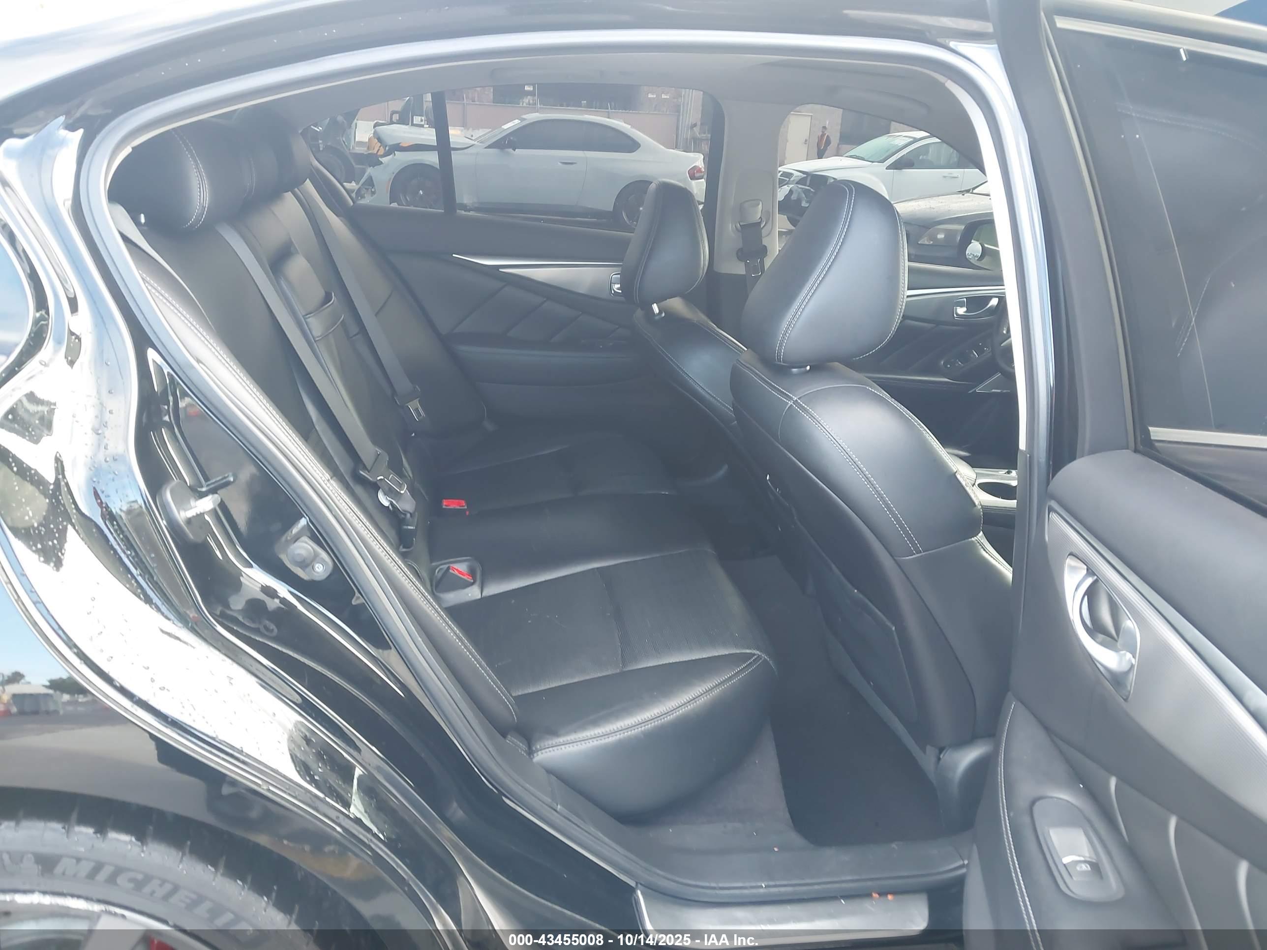 INFINITI Q50 image 8