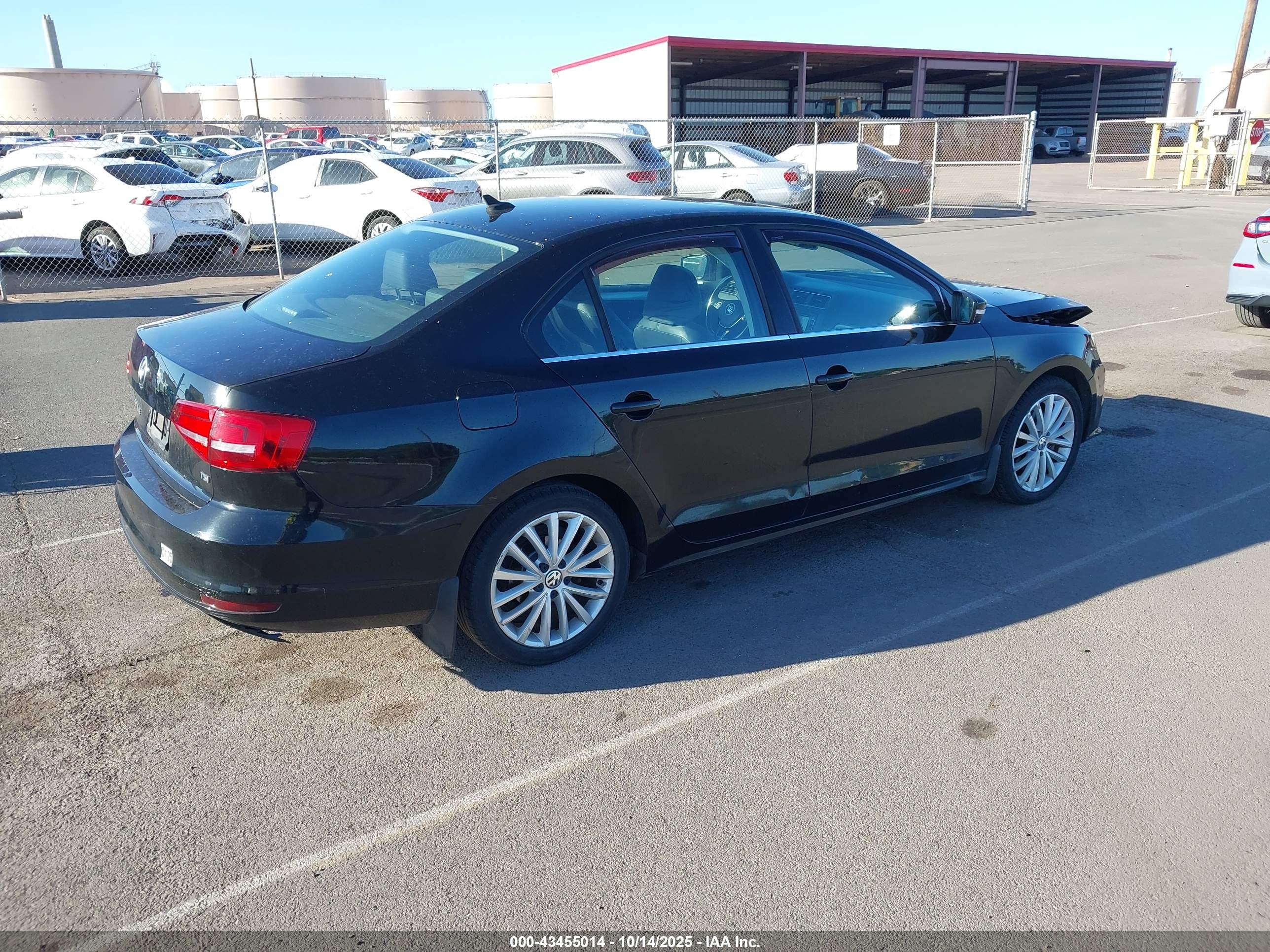 VOLKSWAGEN JETTA image 4