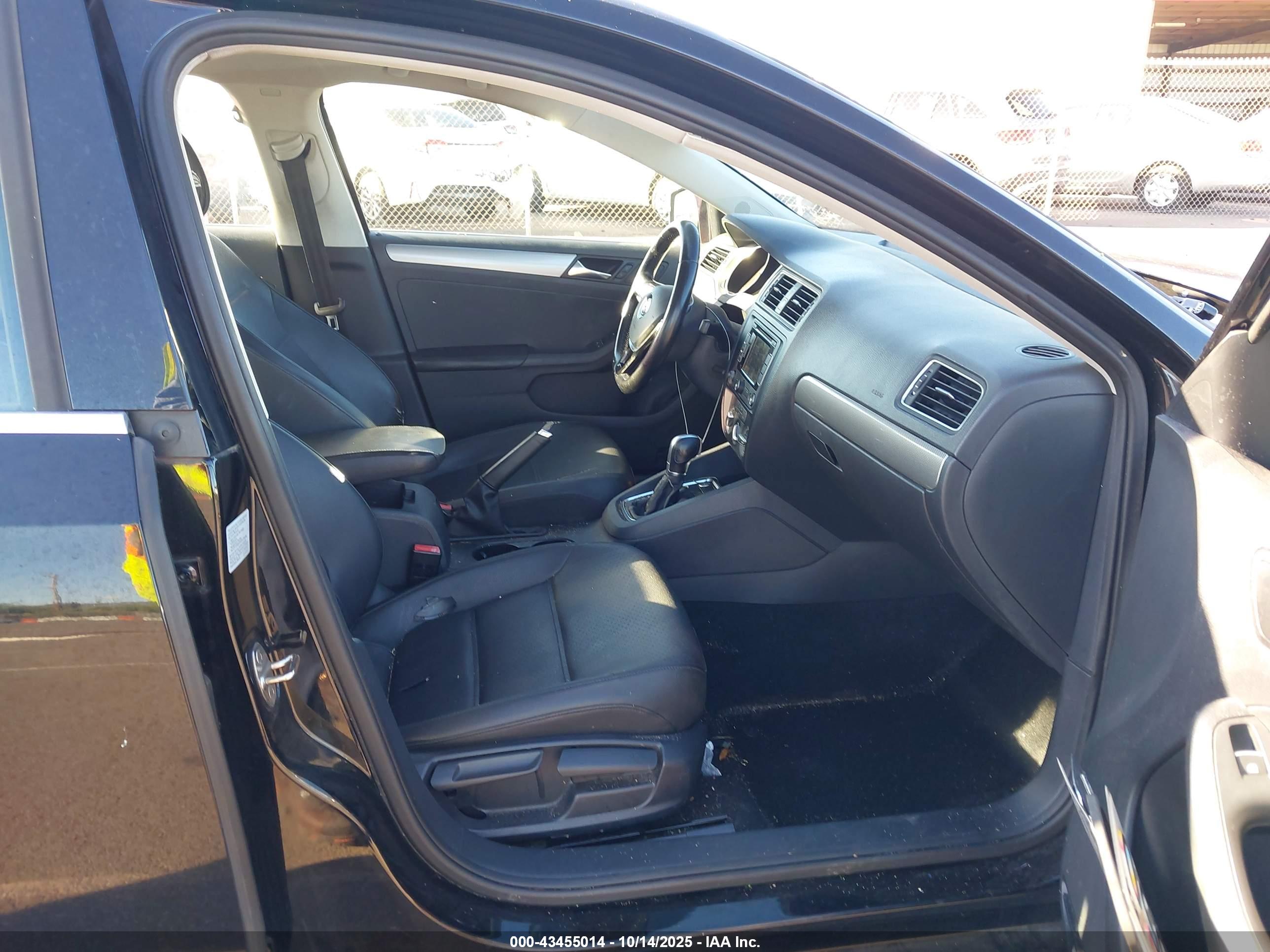 VOLKSWAGEN JETTA image 5