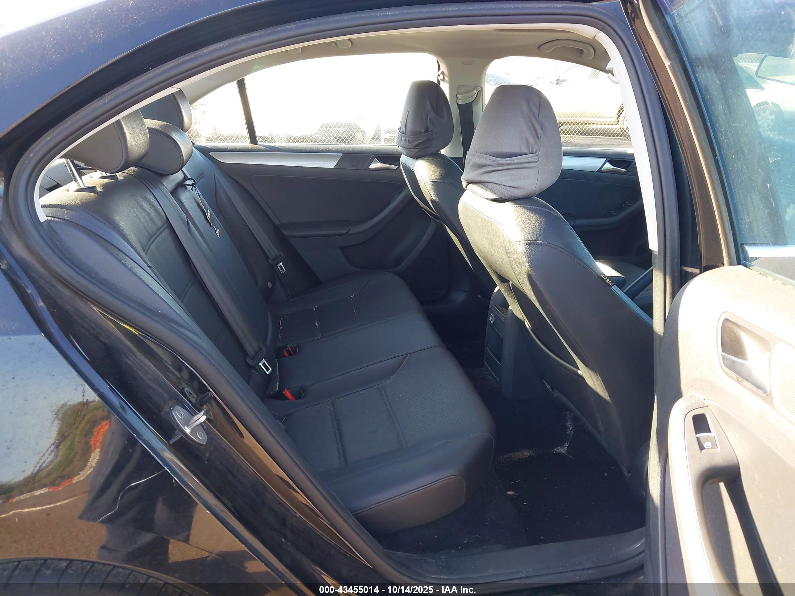 VOLKSWAGEN JETTA image 8