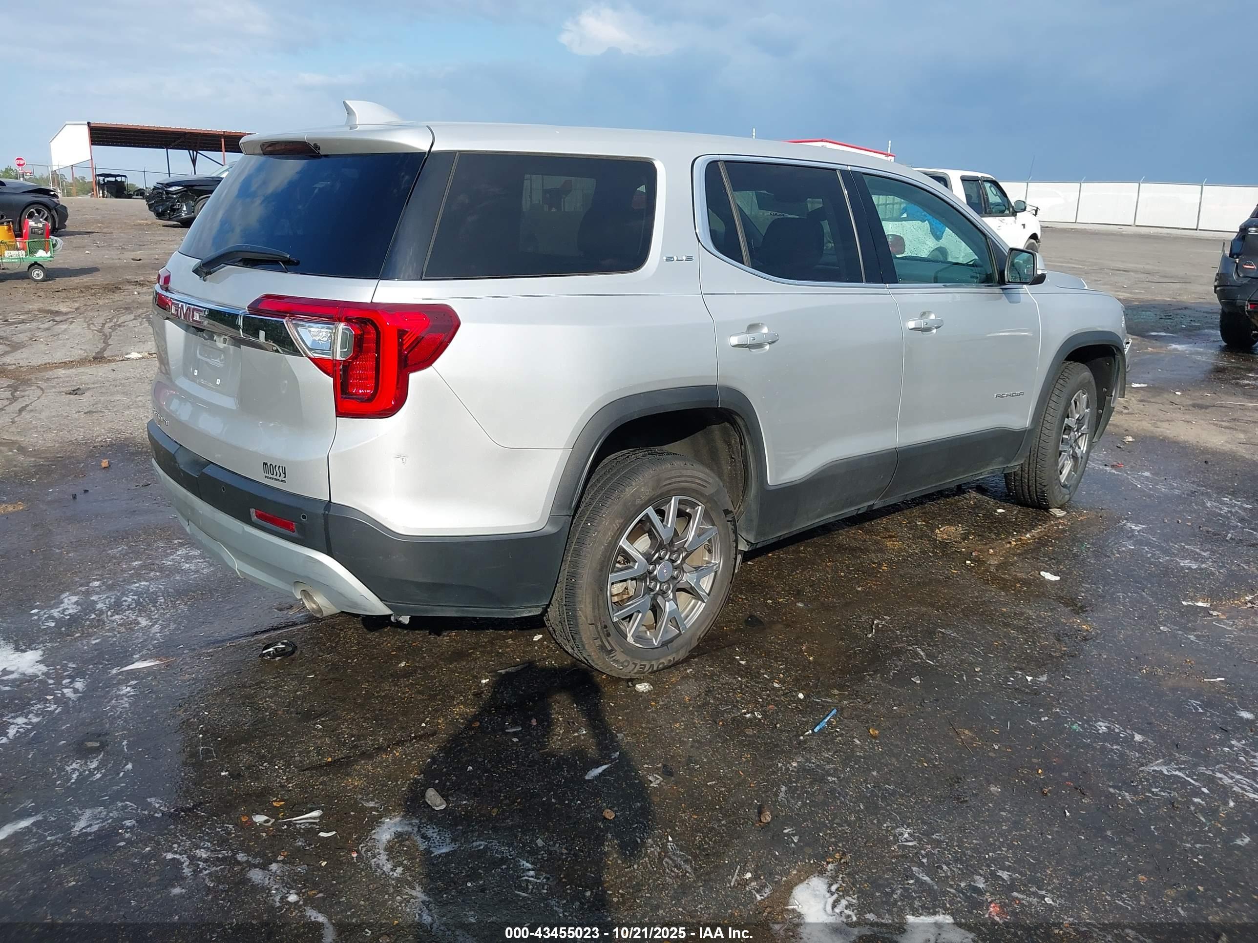 GMC ACADIA image 4
