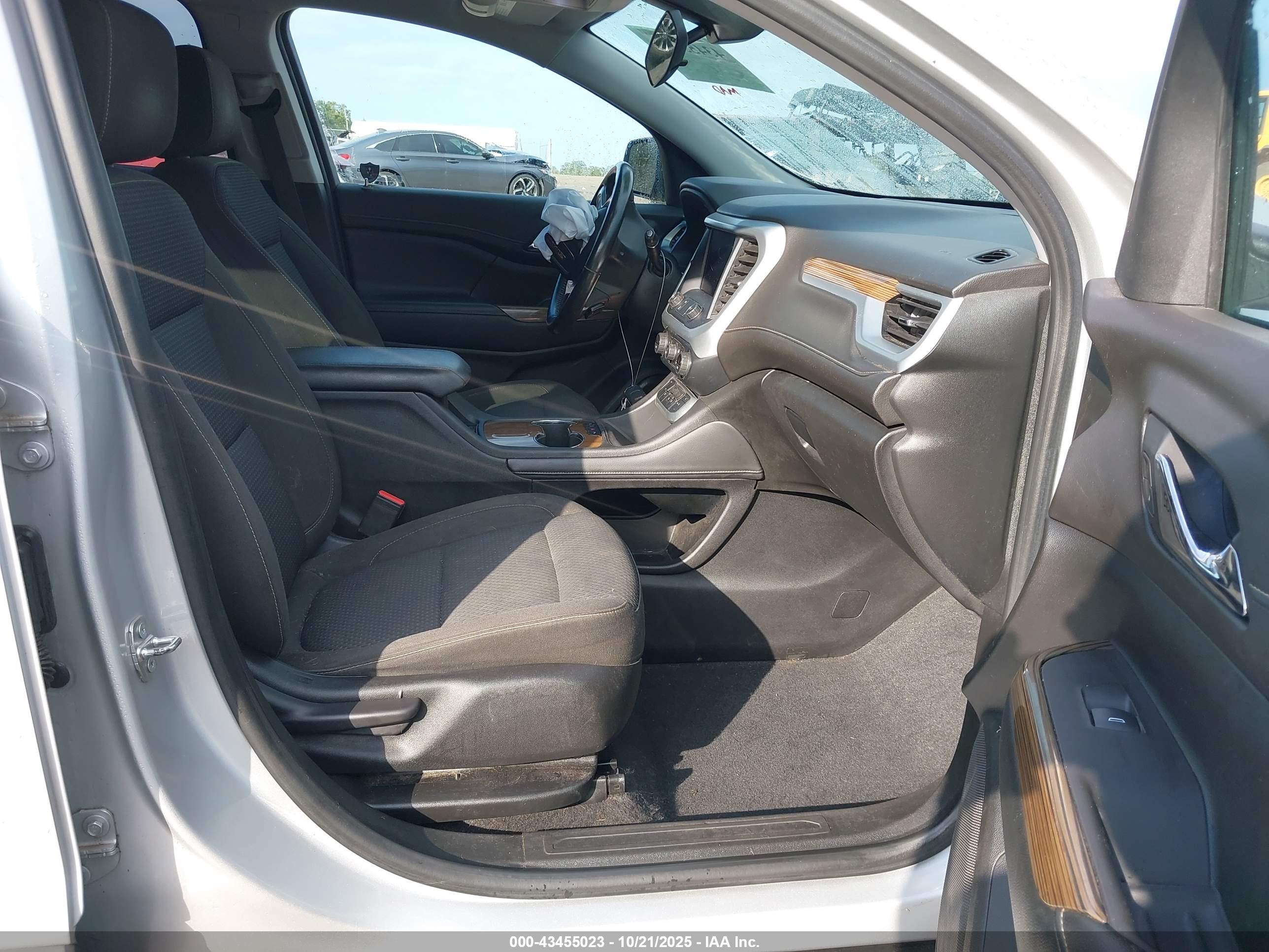 GMC ACADIA image 5