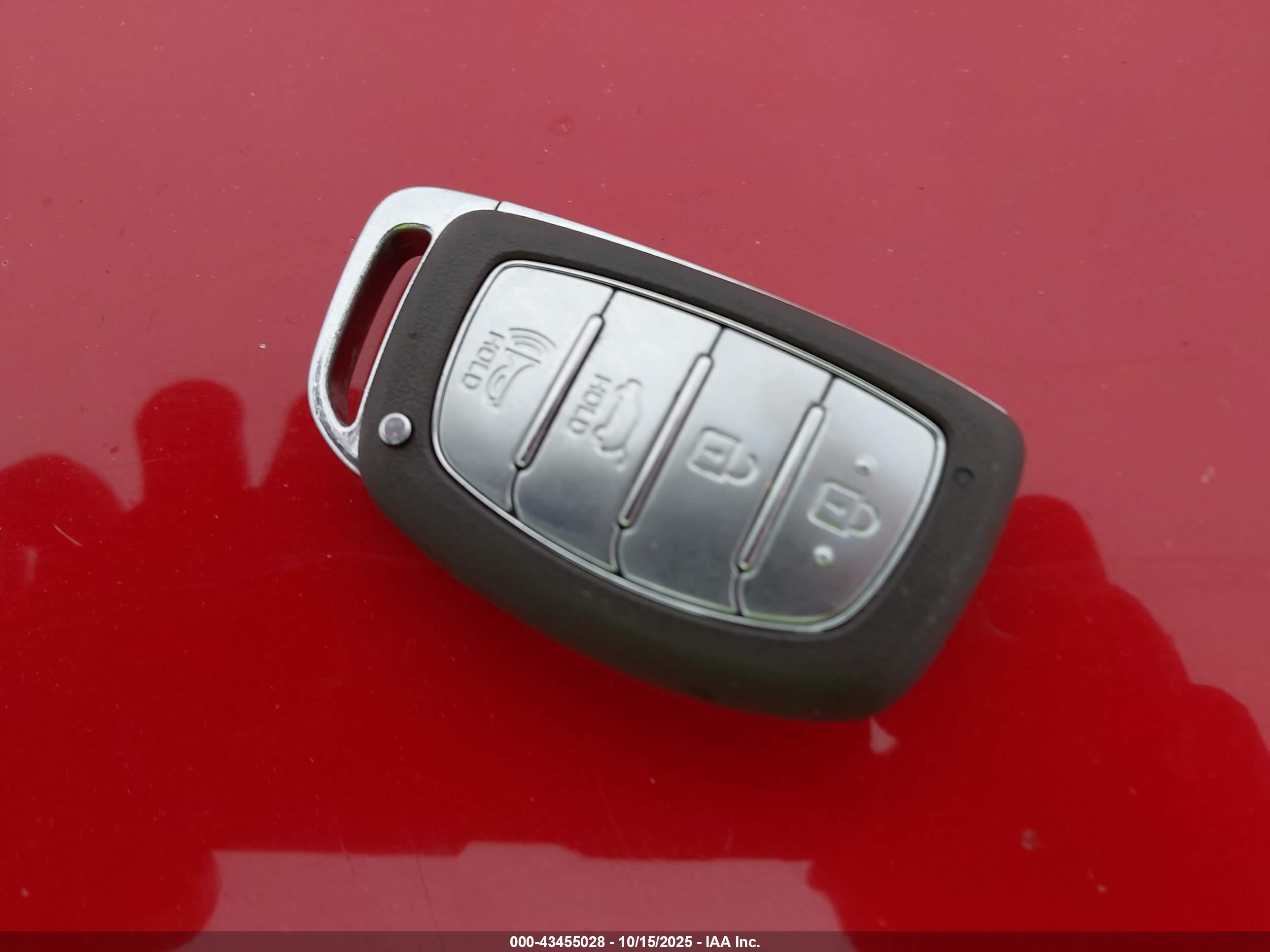HYUNDAI TUCSON image 11