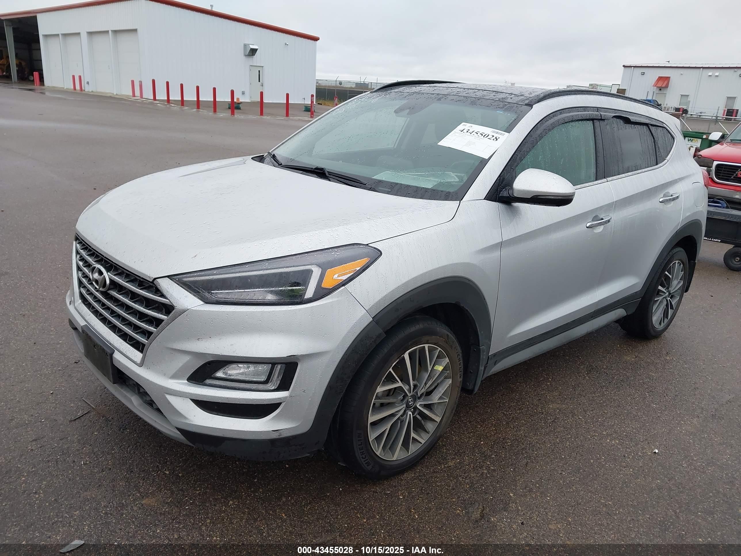 HYUNDAI TUCSON image 2