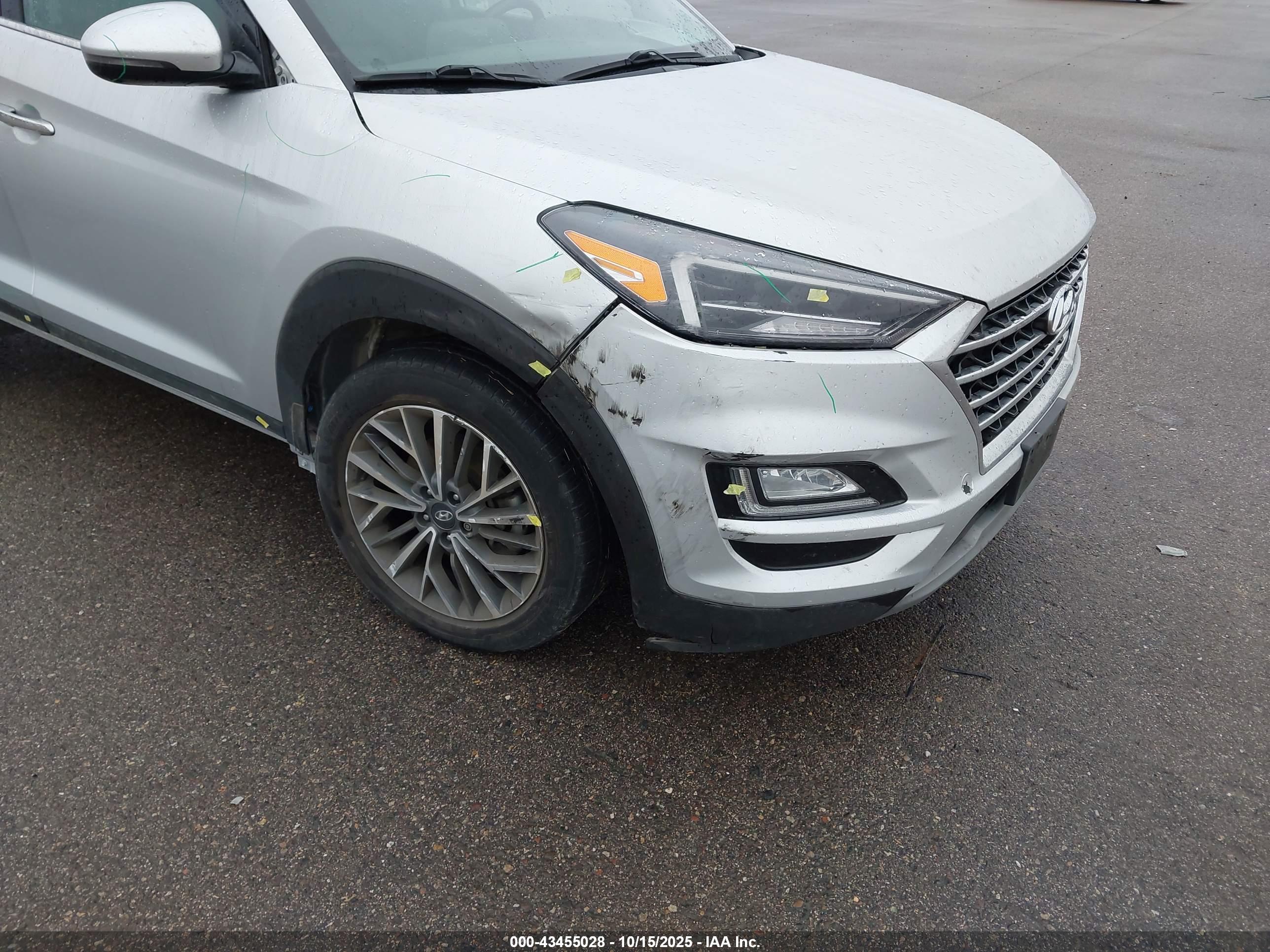 HYUNDAI TUCSON image 6