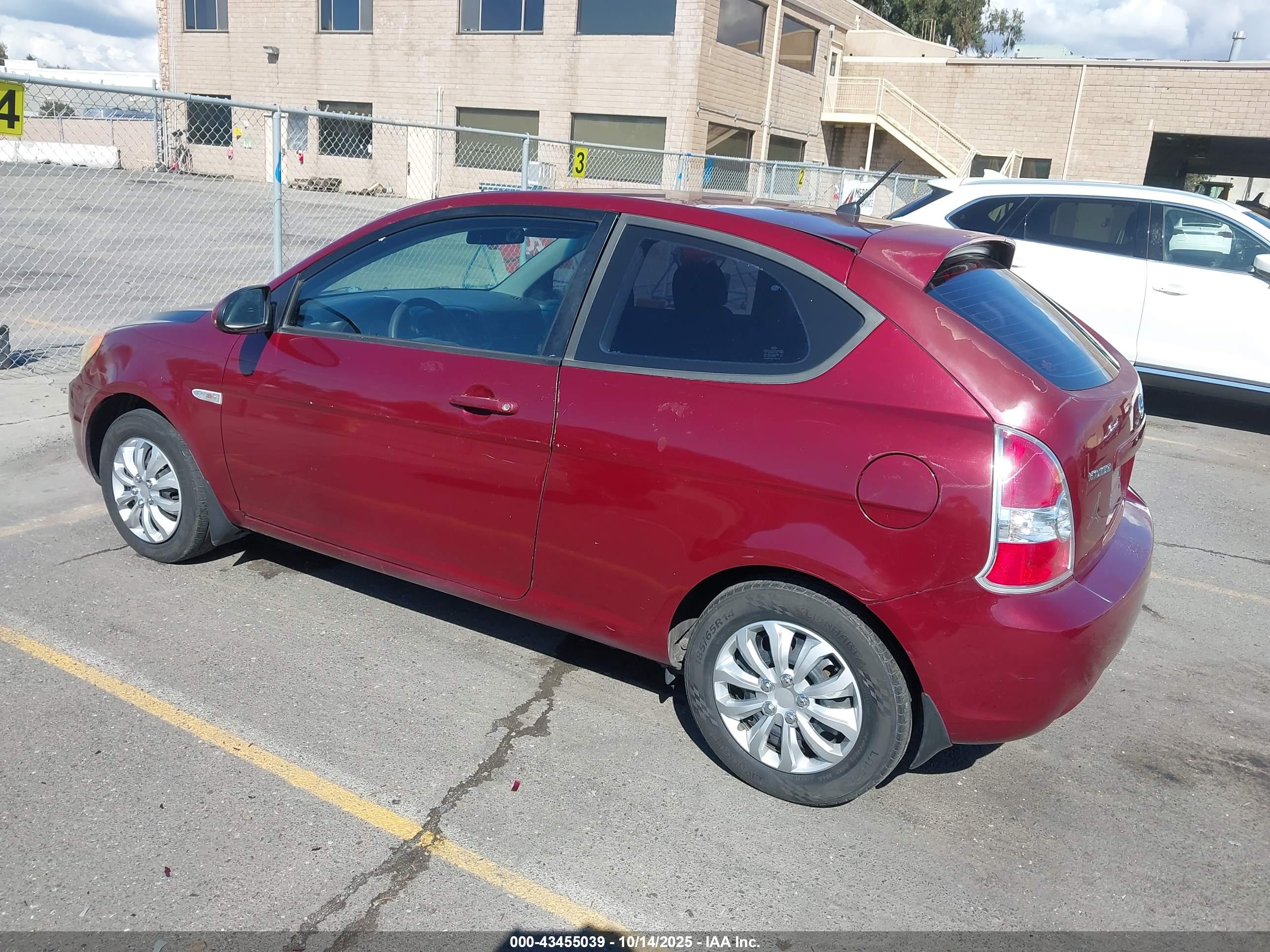 HYUNDAI ACCENT image 3