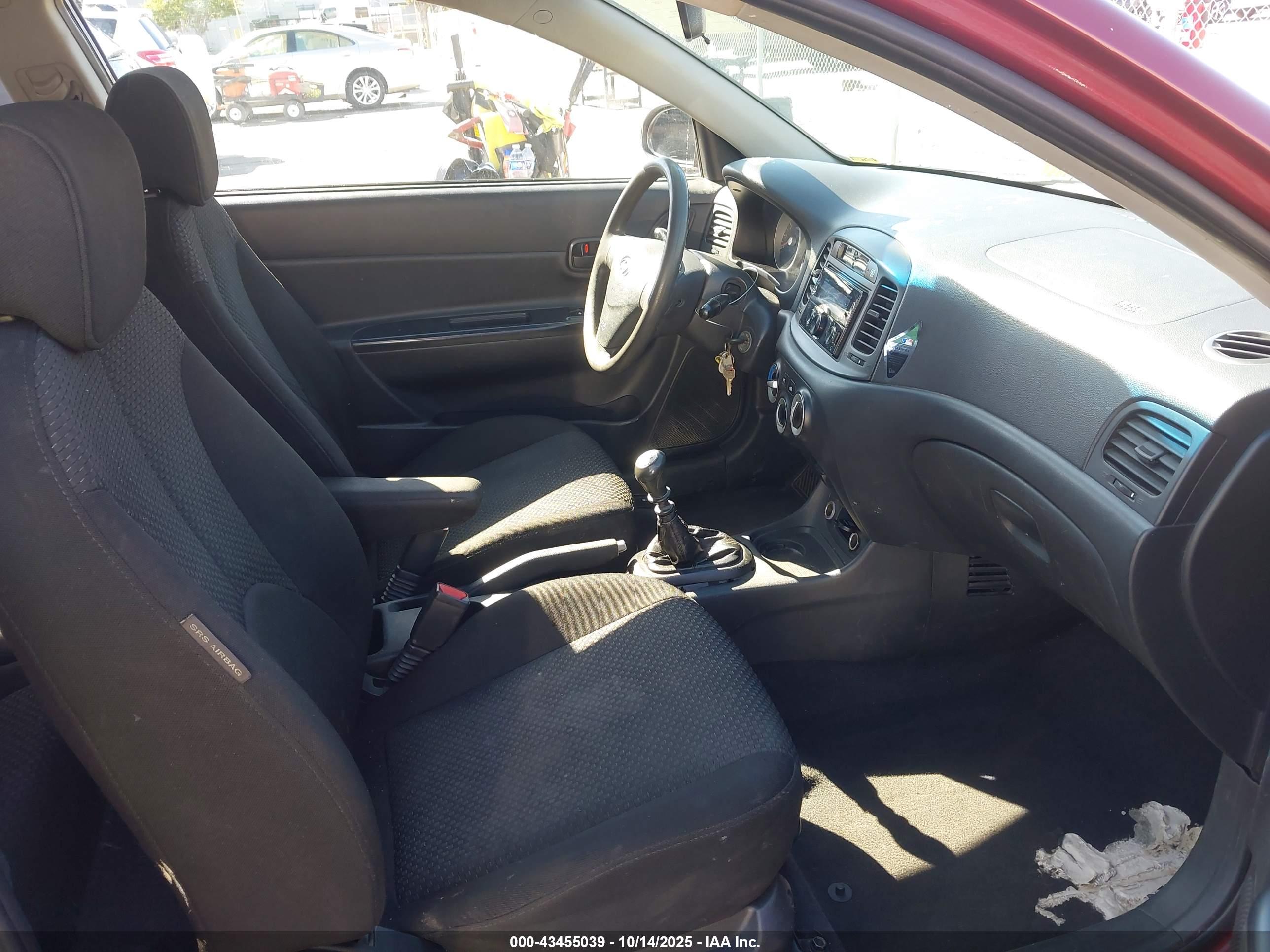 HYUNDAI ACCENT image 5