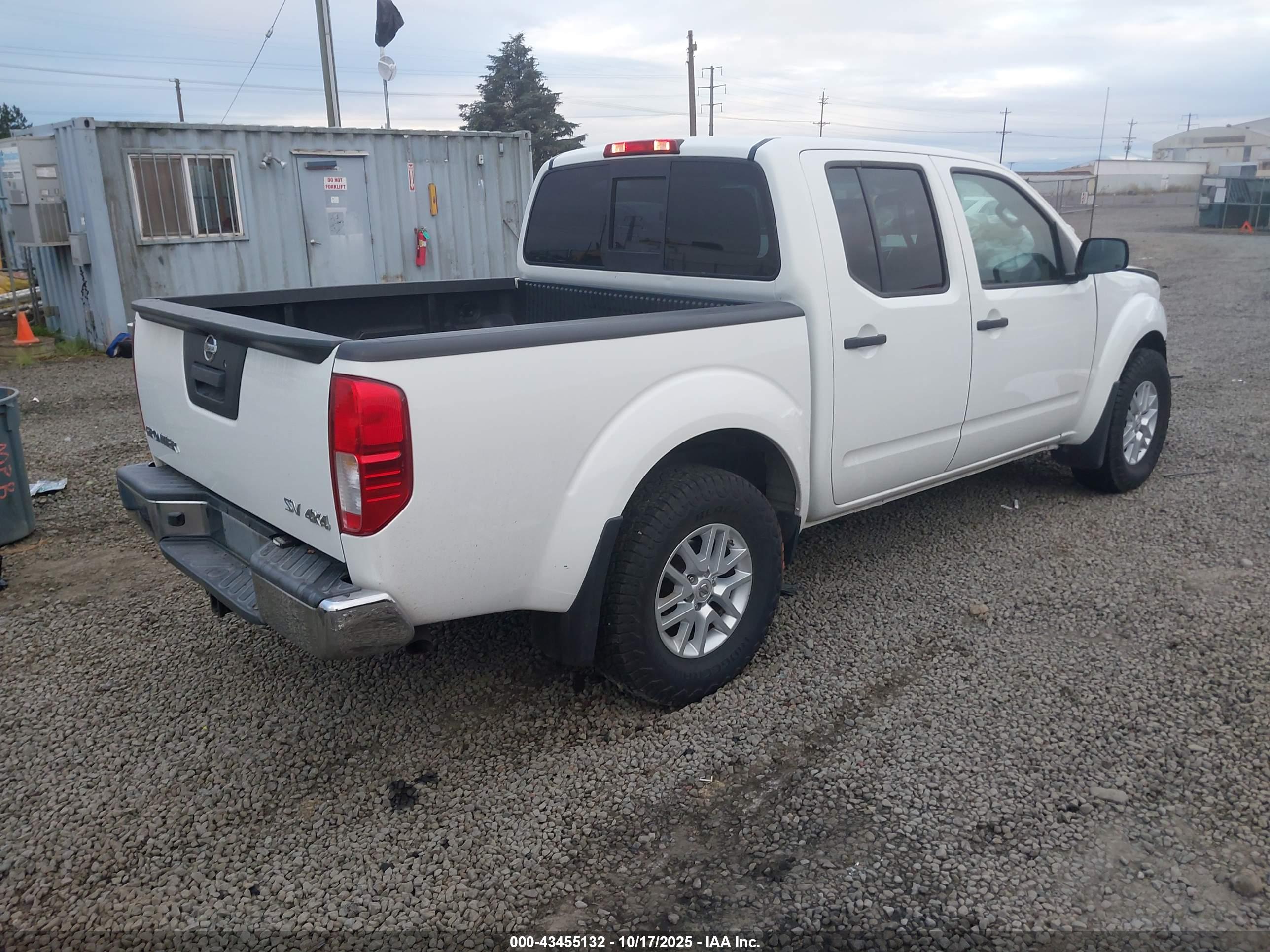 NISSAN FRONTIER image 4