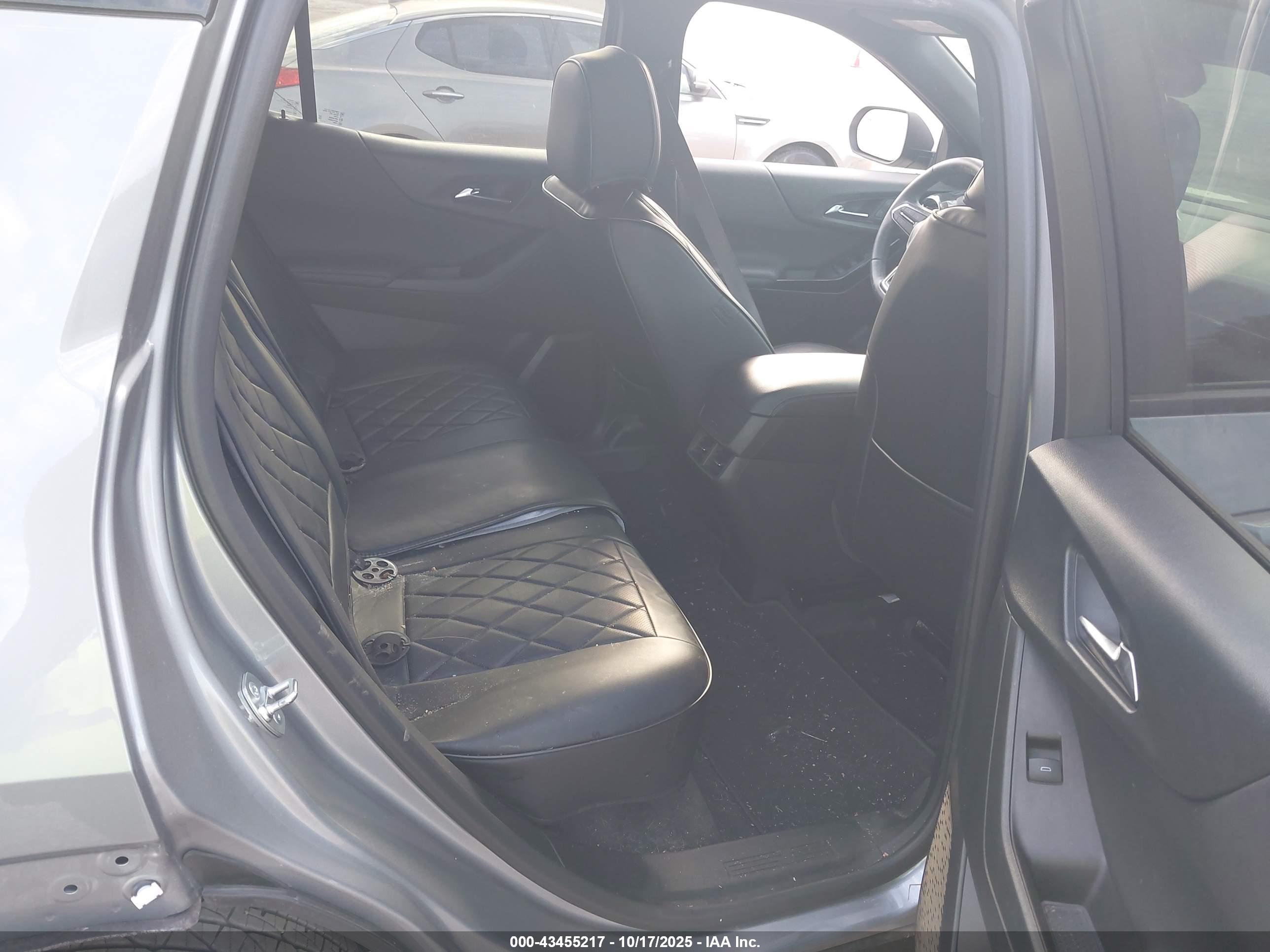 CHEVROLET EQUINOX image 8