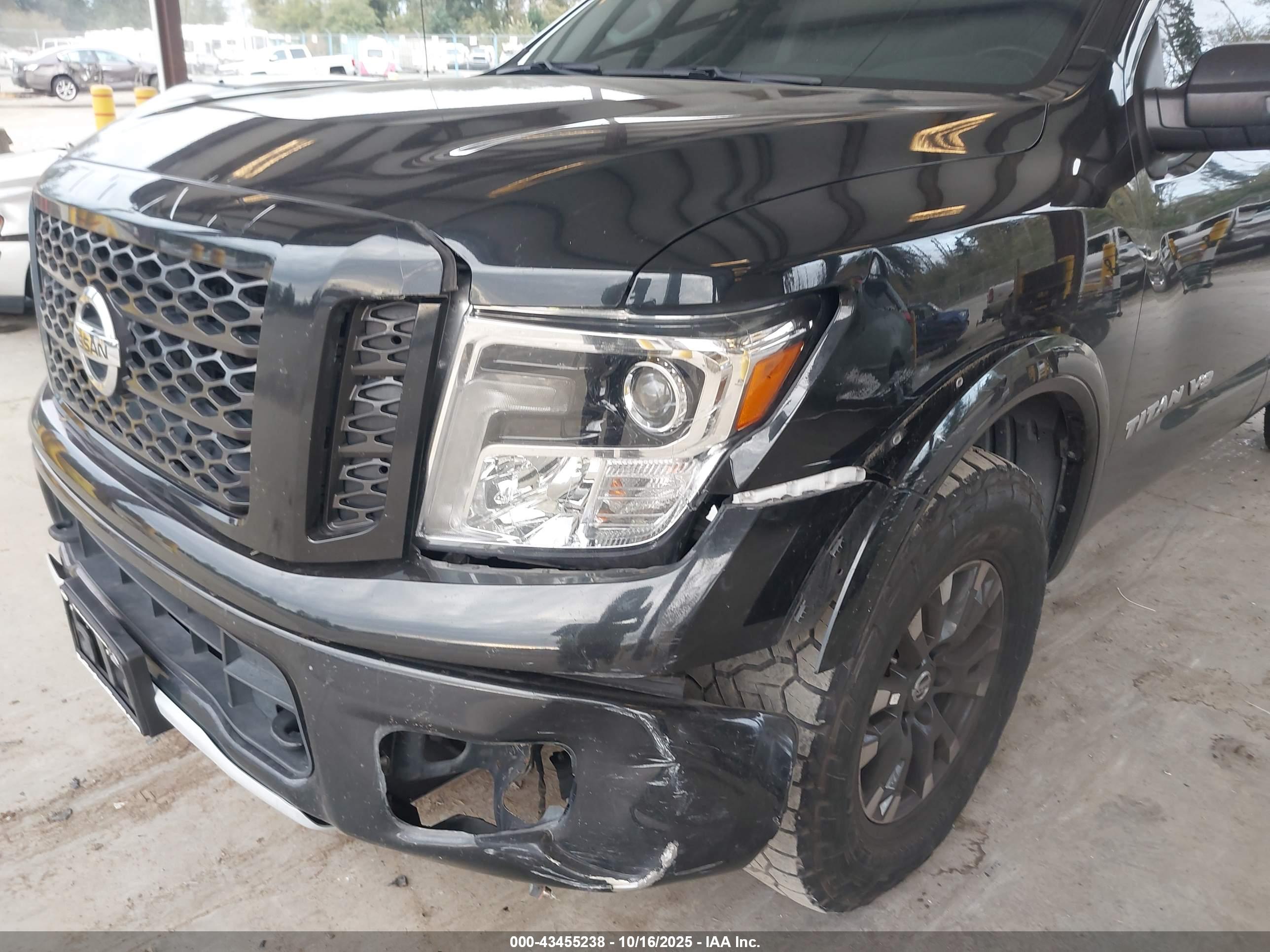 NISSAN TITAN image 6