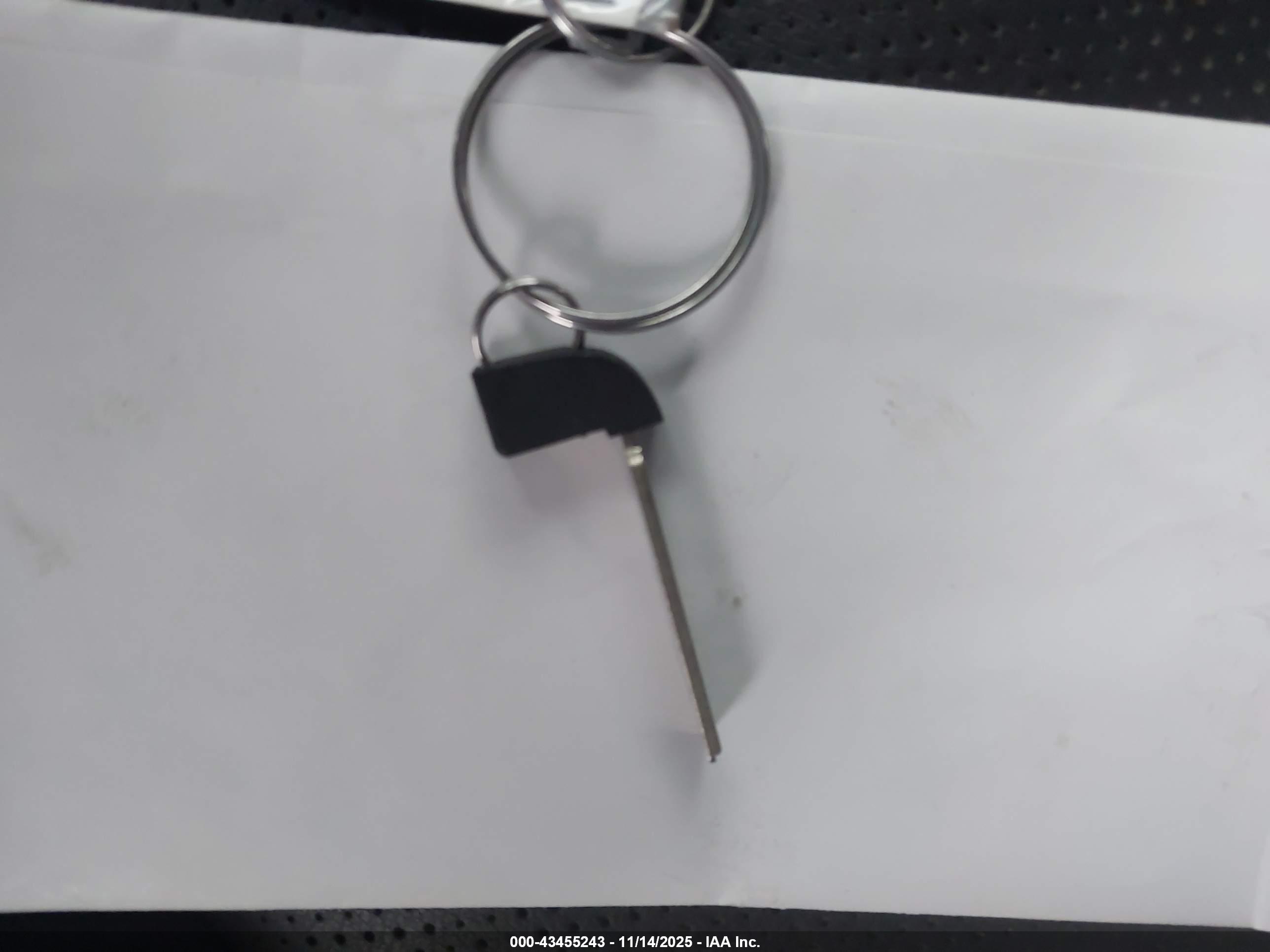 TOYOTA CAMRY image 11