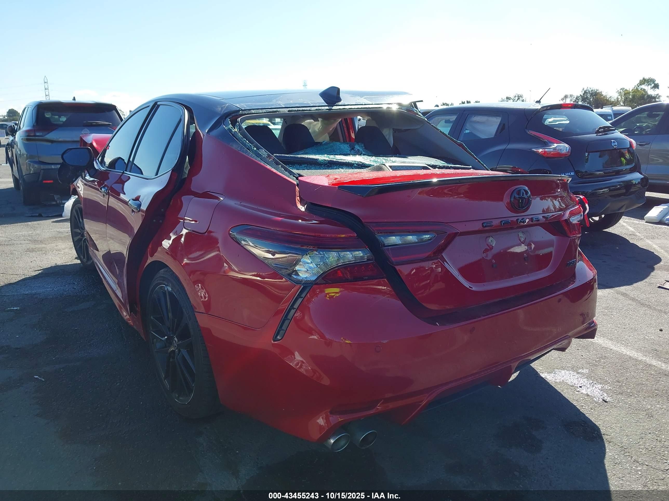 TOYOTA CAMRY image 3