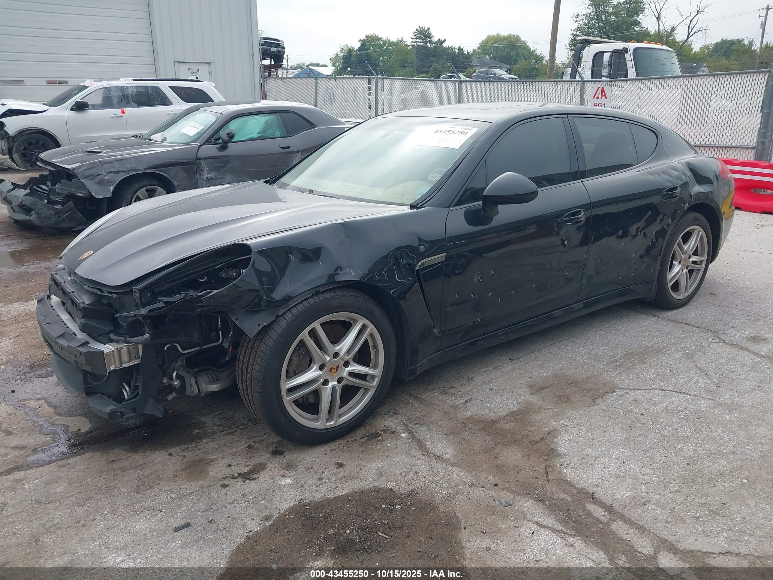 PORSCHE PANAMERA image 2