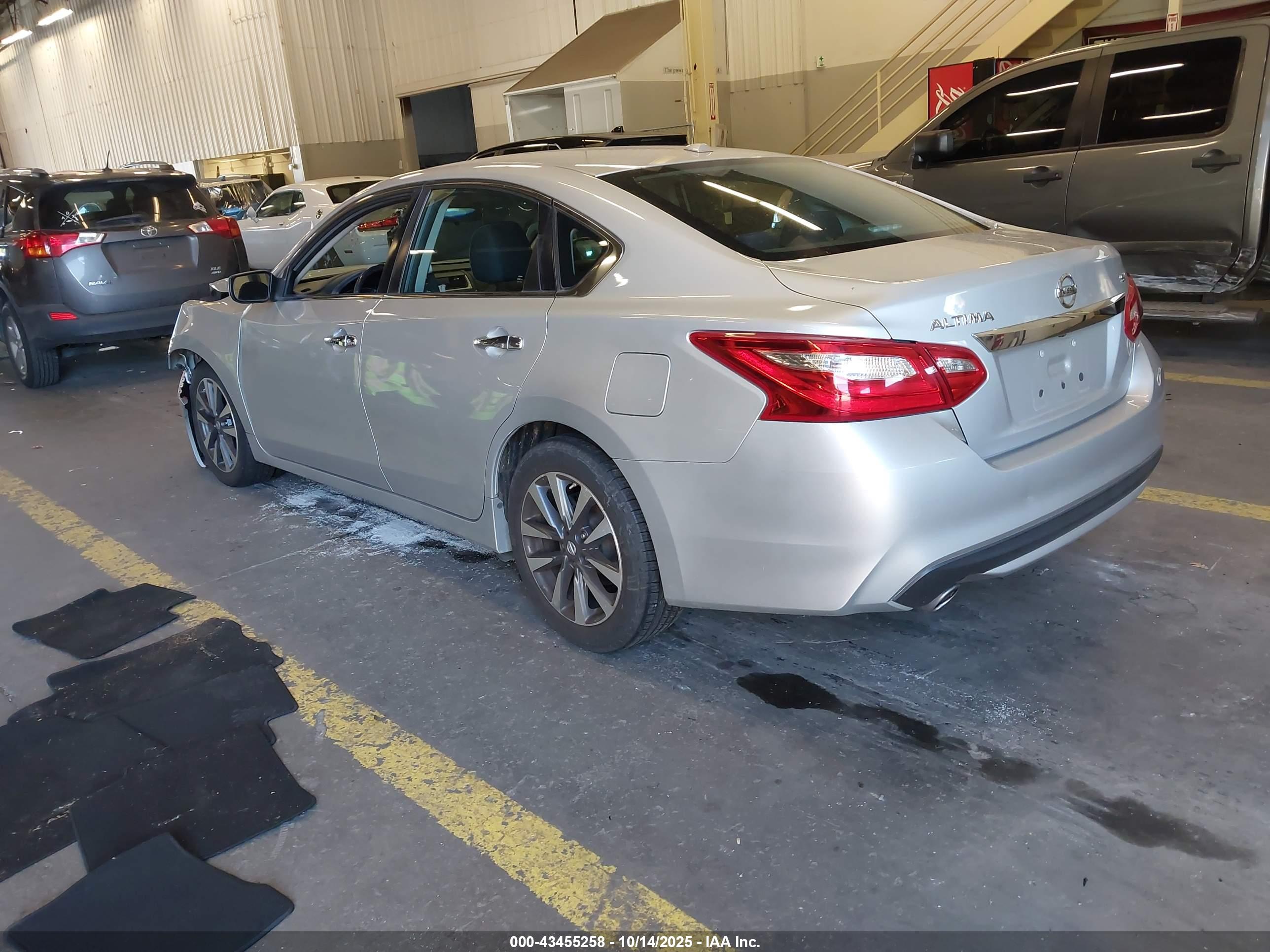 NISSAN ALTIMA image 3
