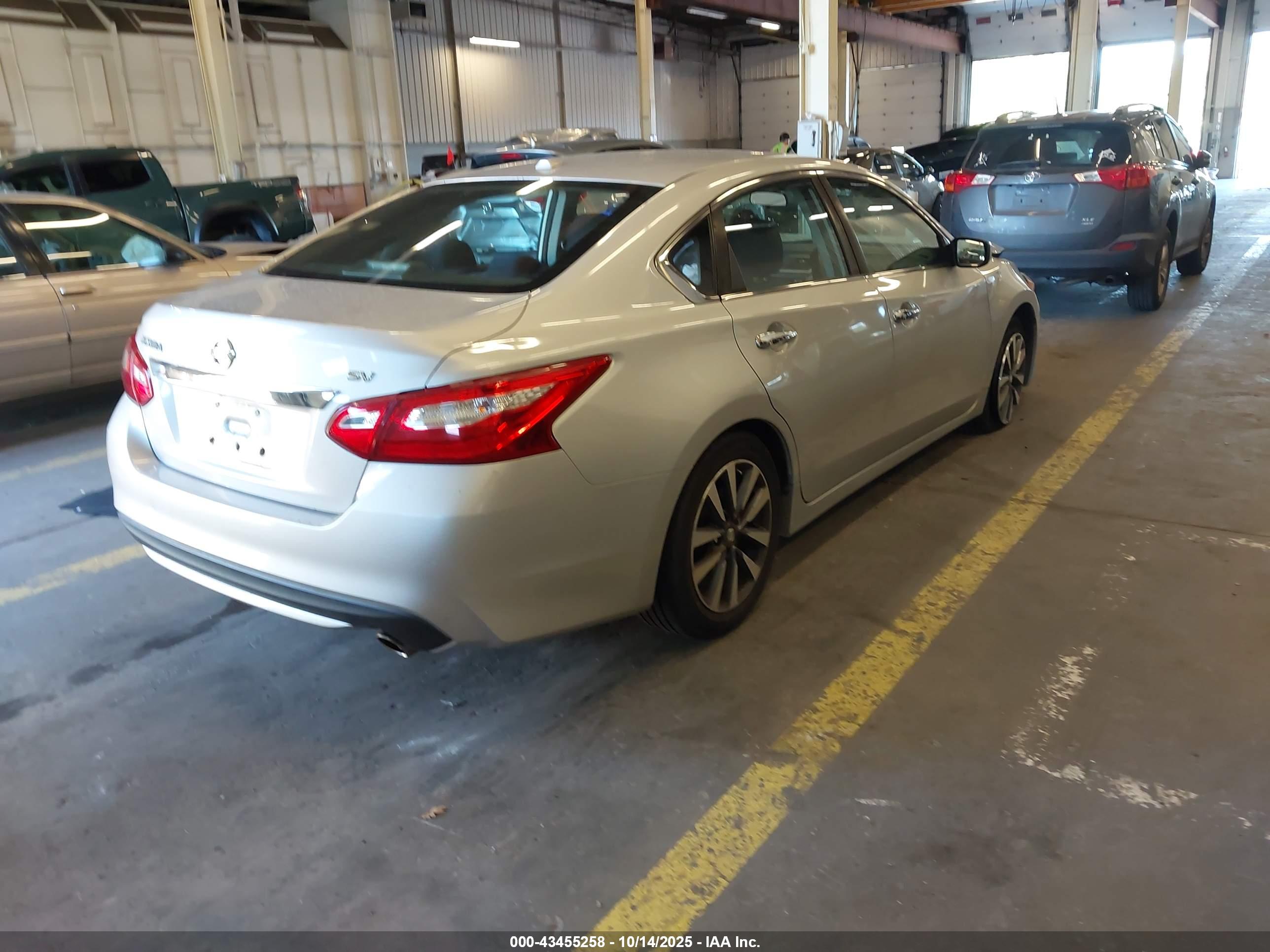 NISSAN ALTIMA image 4