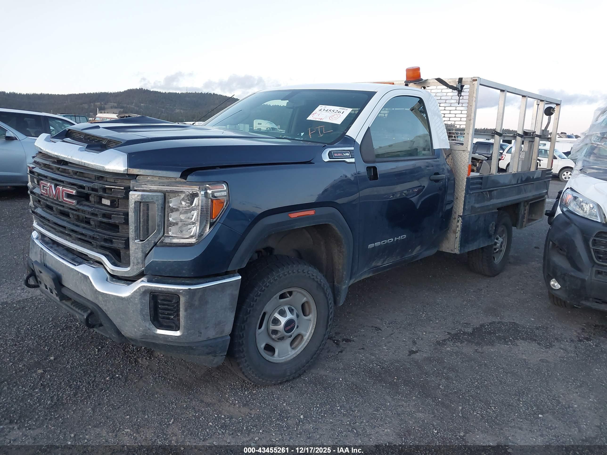 GMC SIERRA image 2