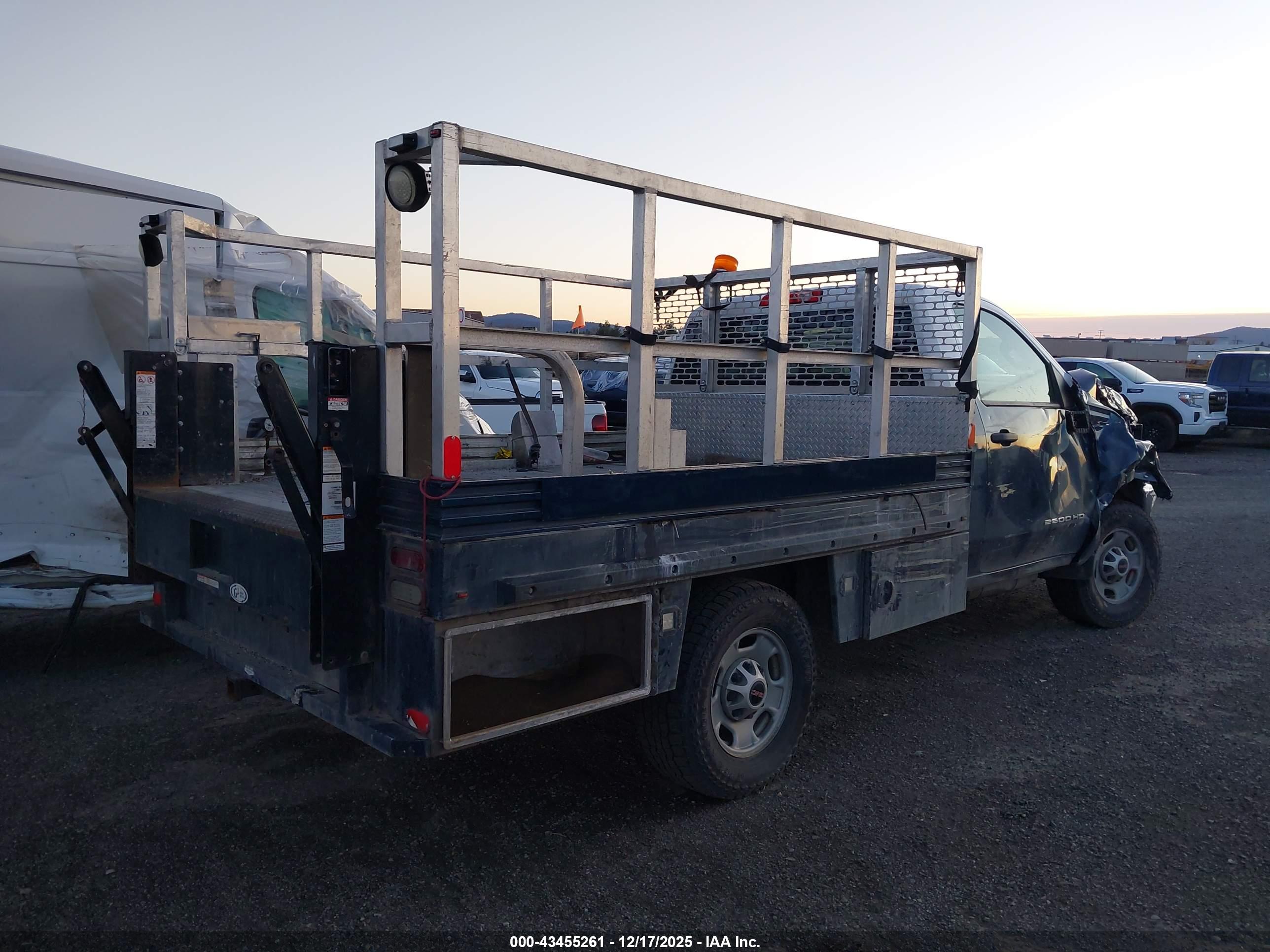 GMC SIERRA image 4